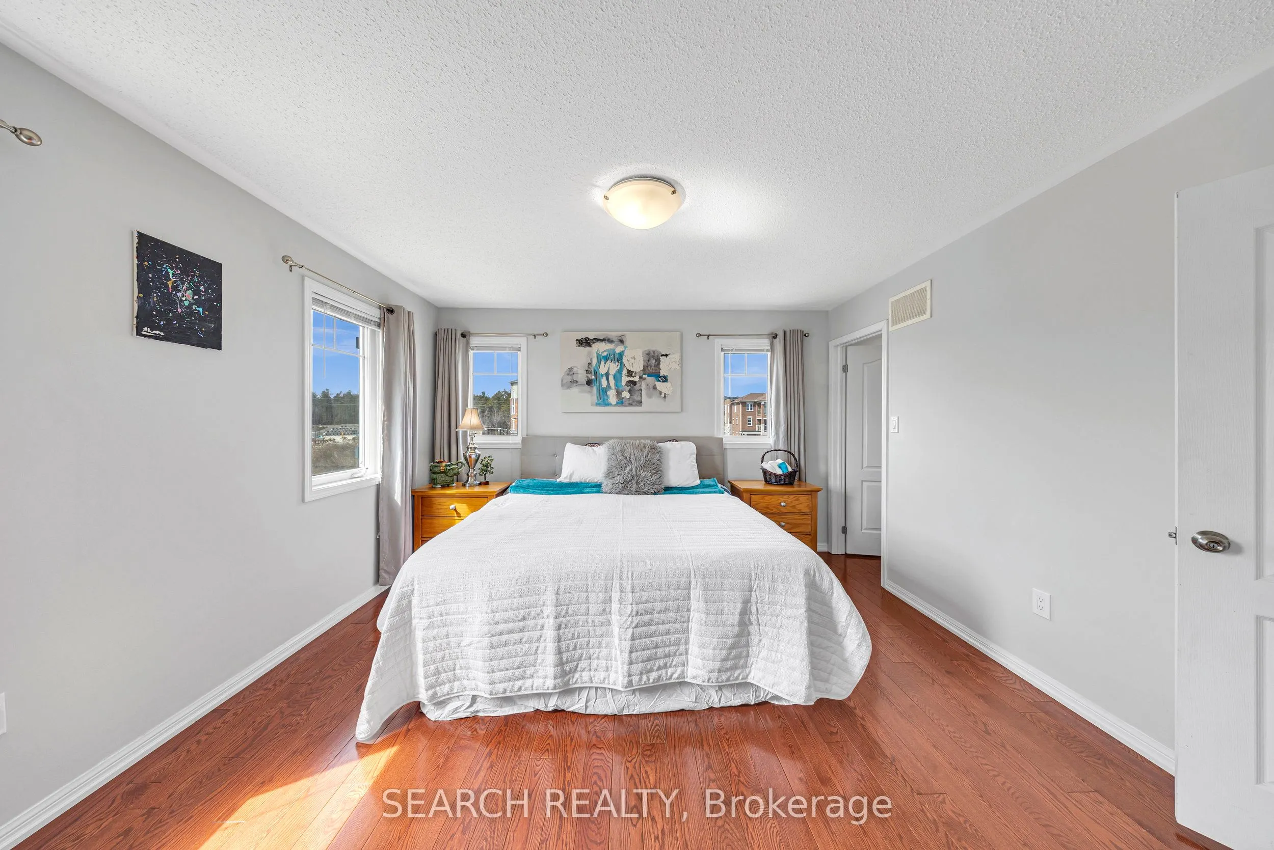 2400 Bronzedale Street