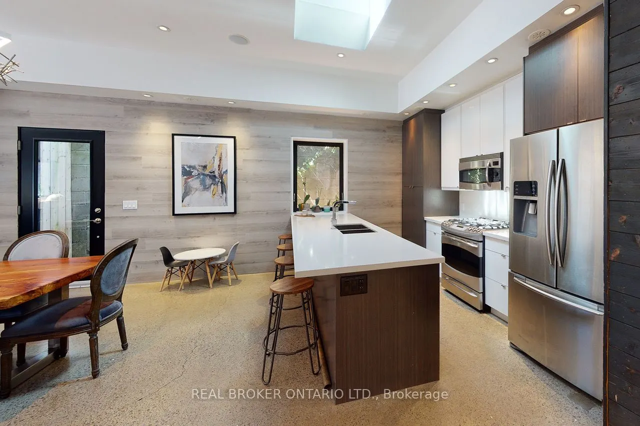 371 Jones Avenue, #Coach