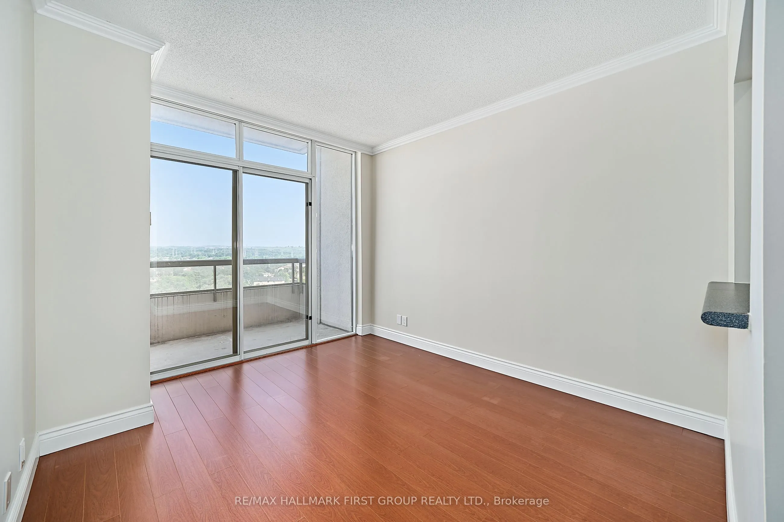 1000 The Esplanade Road N, #1716