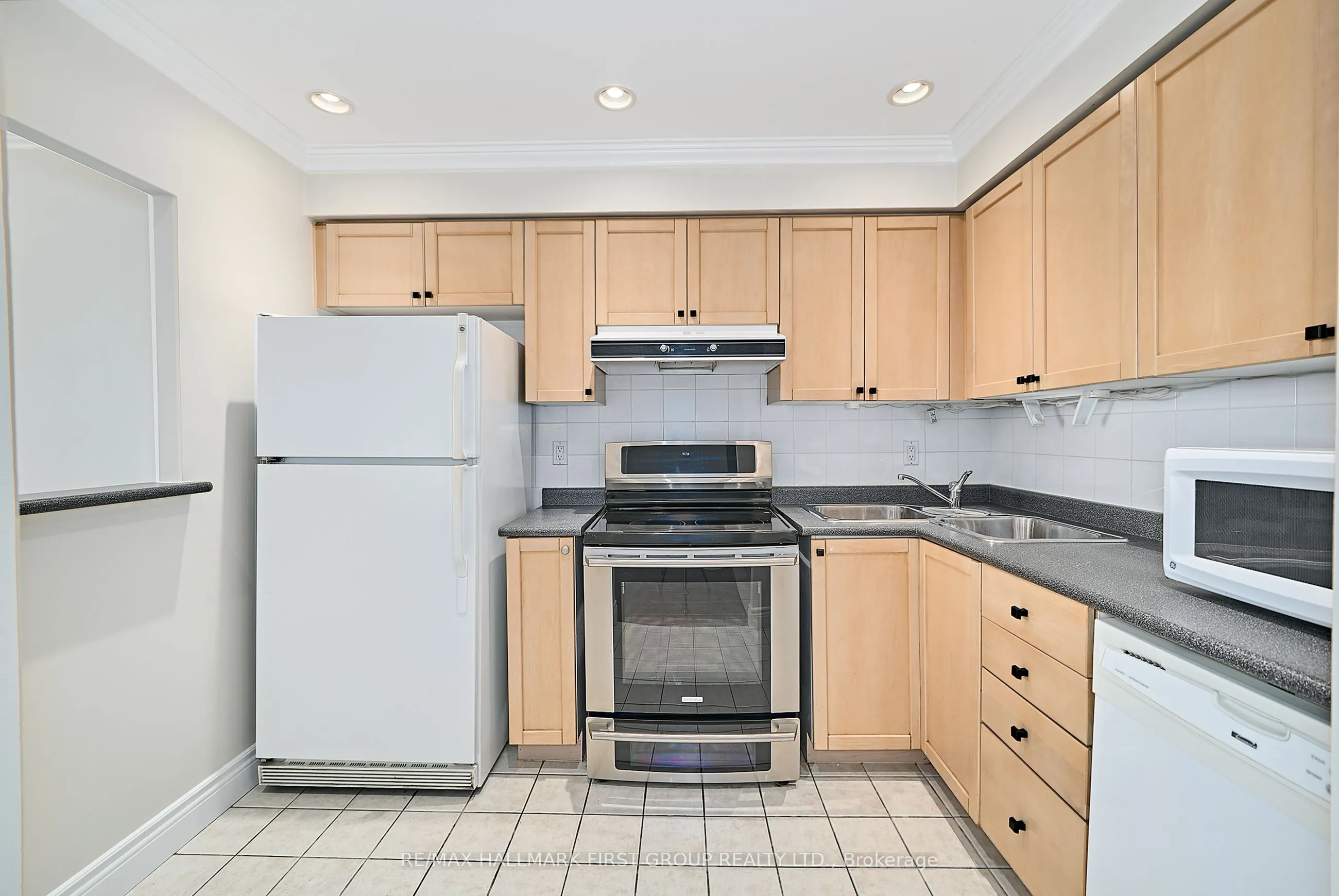 1000 The Esplanade Road N, #1716