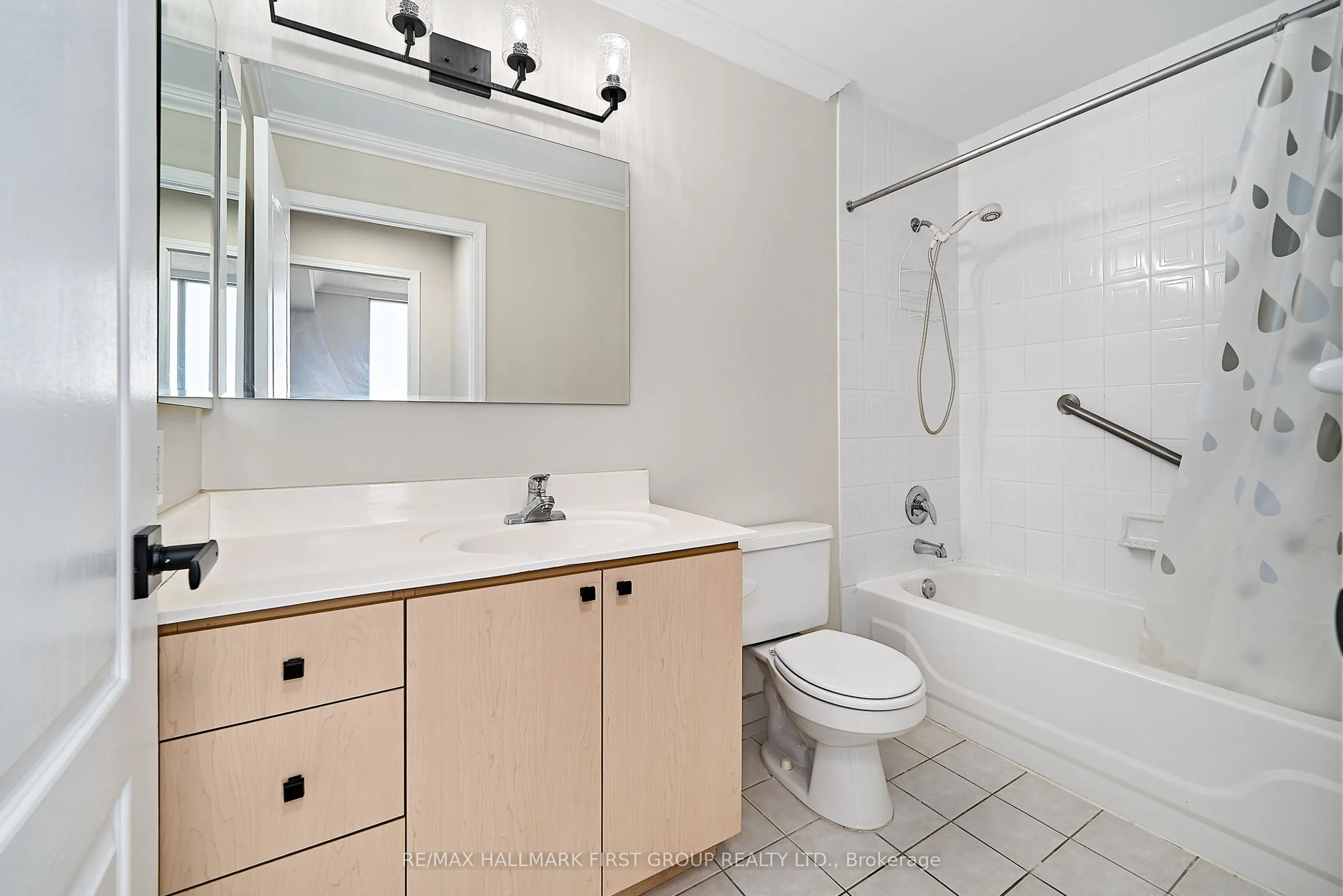 1000 The Esplanade Road N, #1716