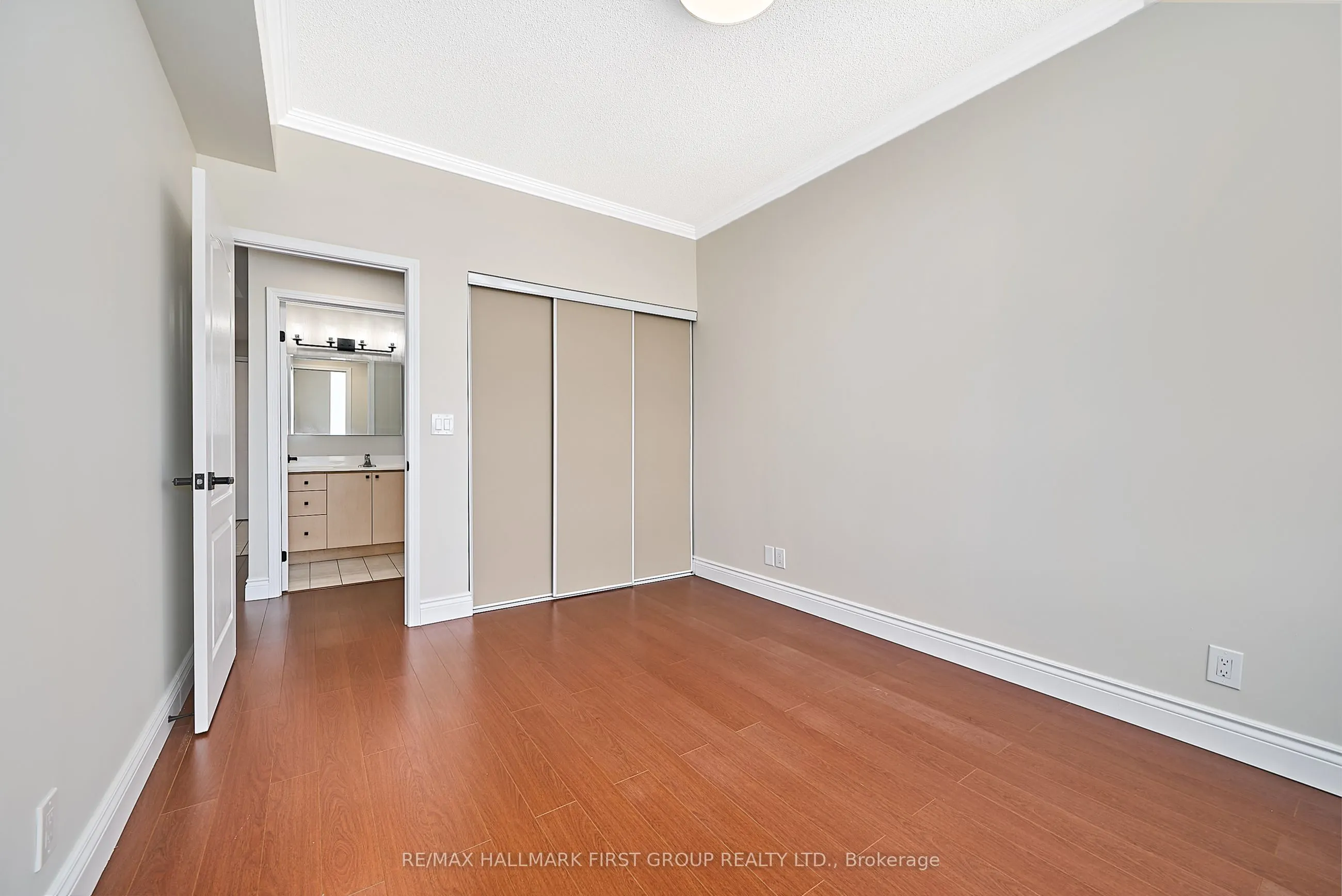 1000 The Esplanade Road N, #1716