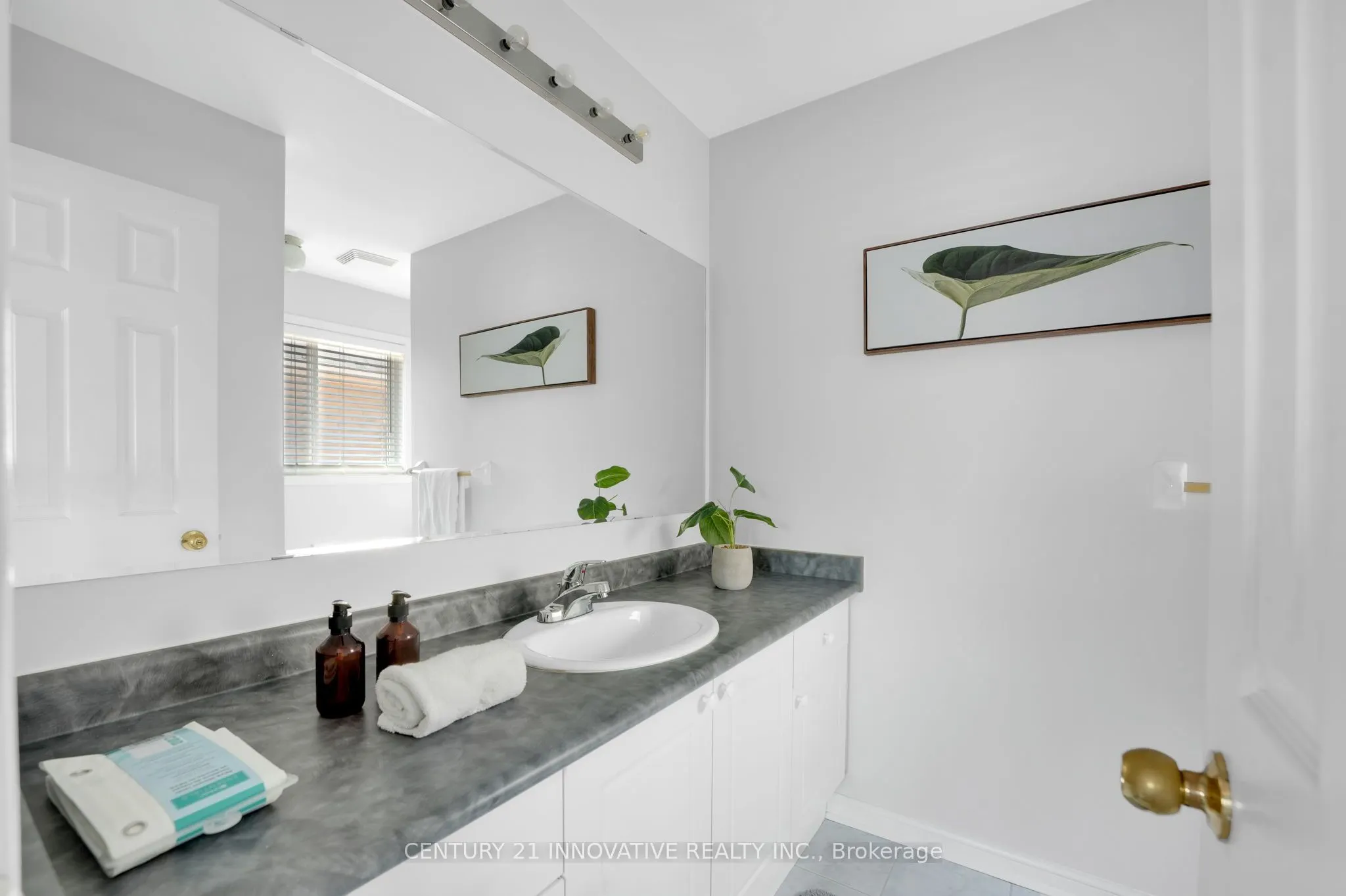 12 Knotwood Crescent