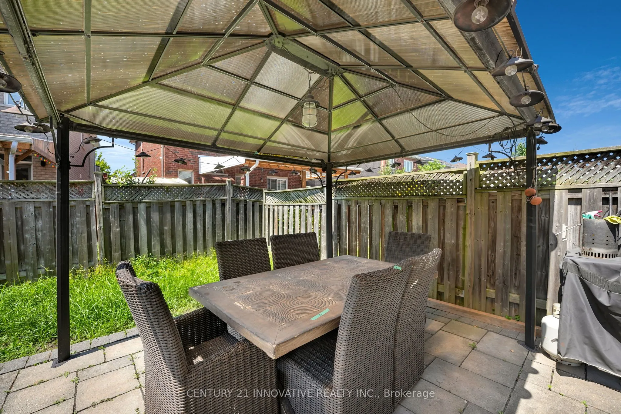 12 Knotwood Crescent