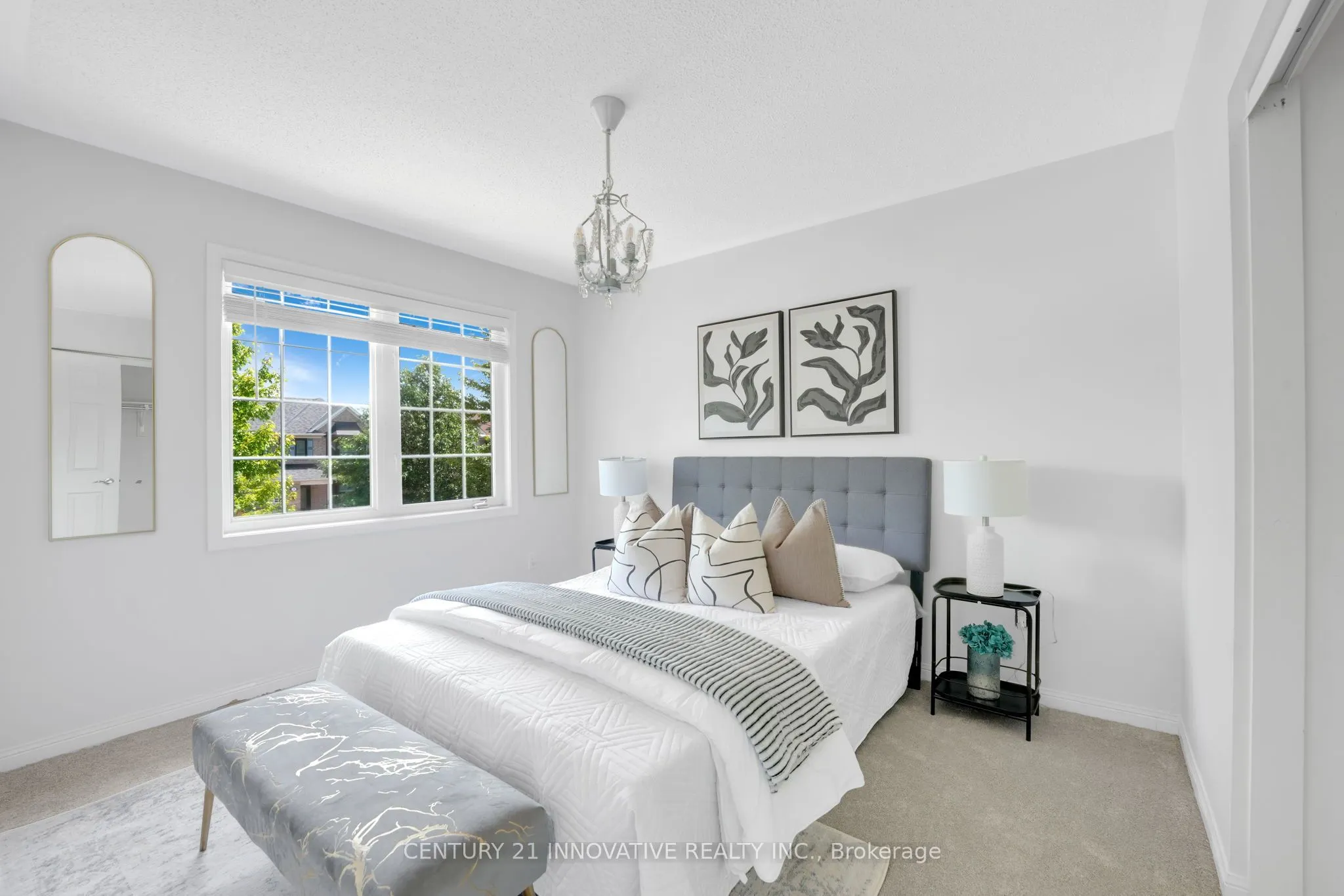 12 Knotwood Crescent
