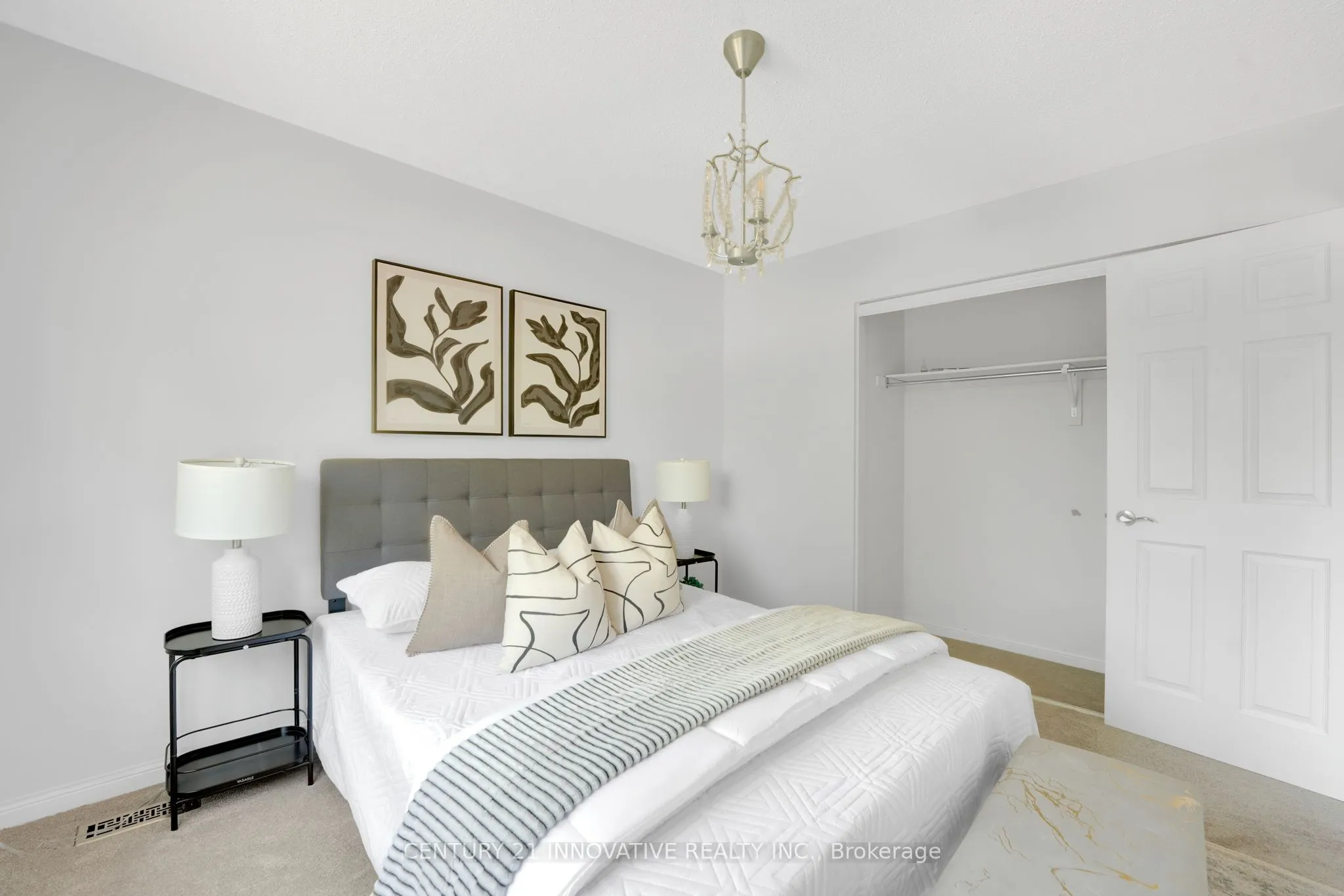 12 Knotwood Crescent