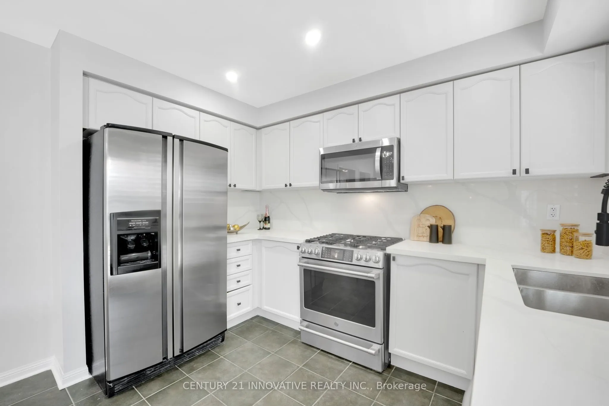 12 Knotwood Crescent