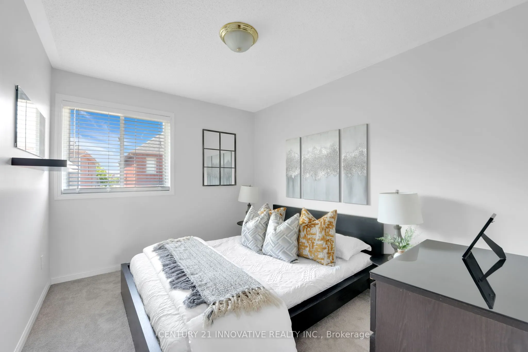 12 Knotwood Crescent