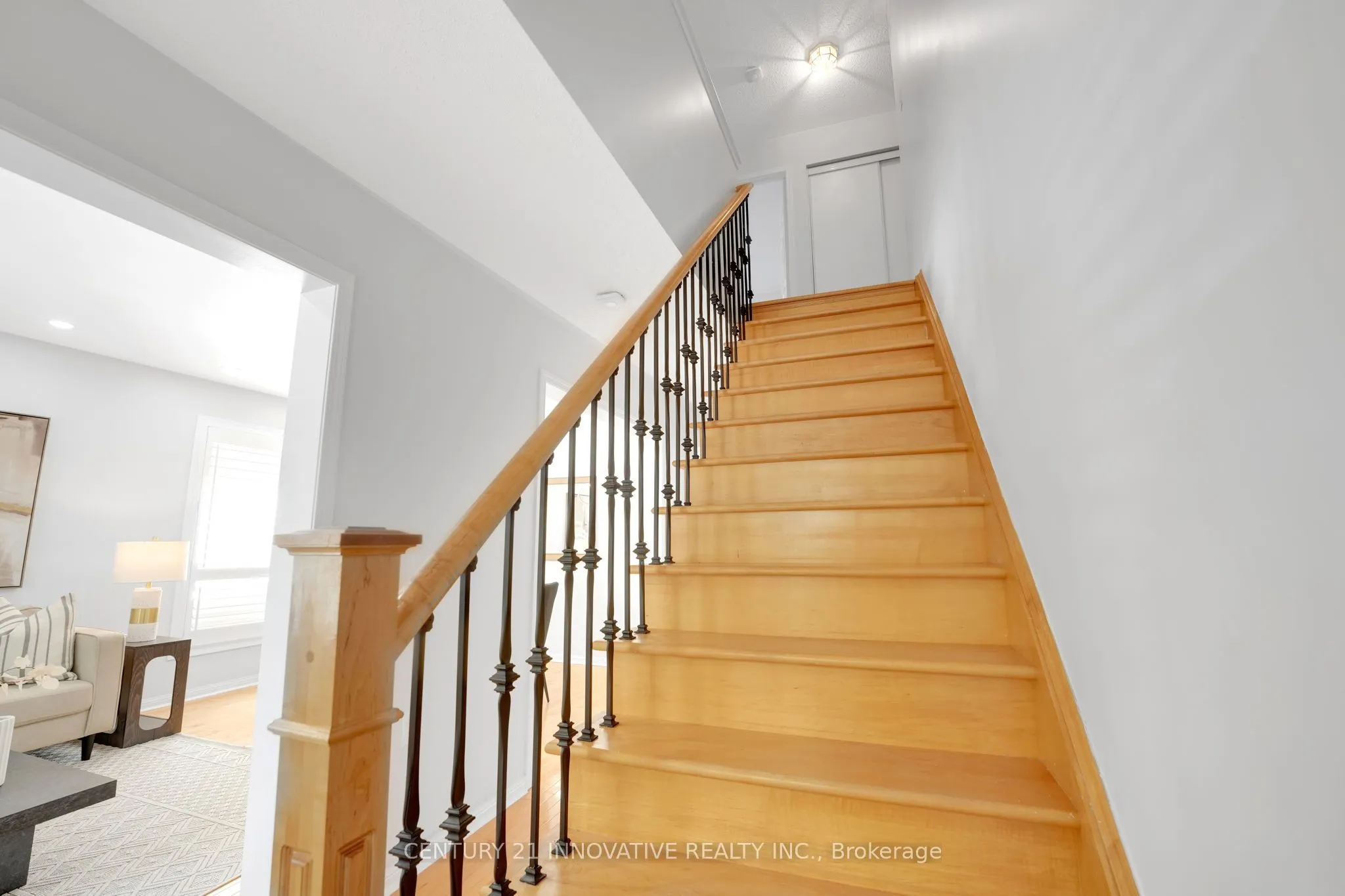 12 Knotwood Crescent
