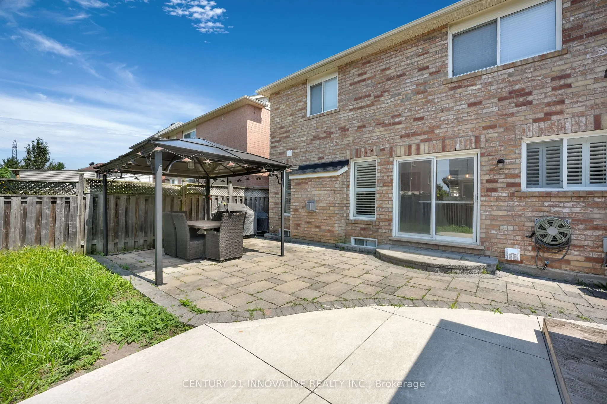 12 Knotwood Crescent