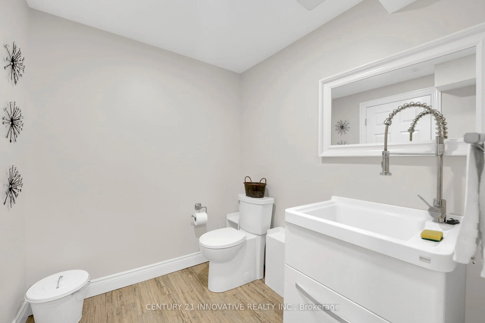 12 Knotwood Crescent