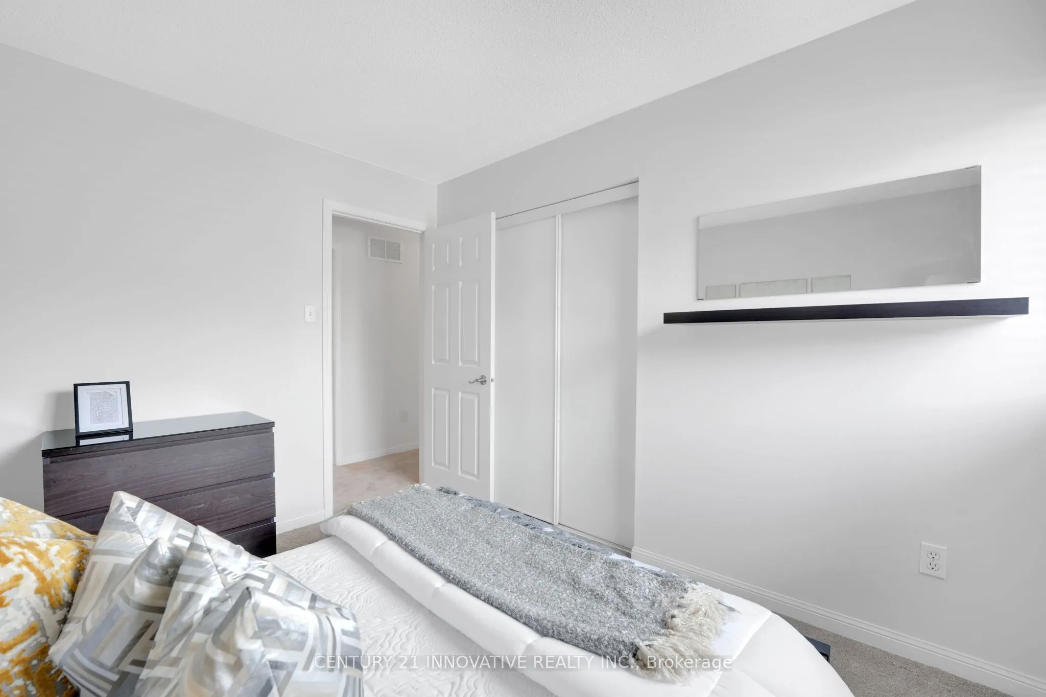12 Knotwood Crescent