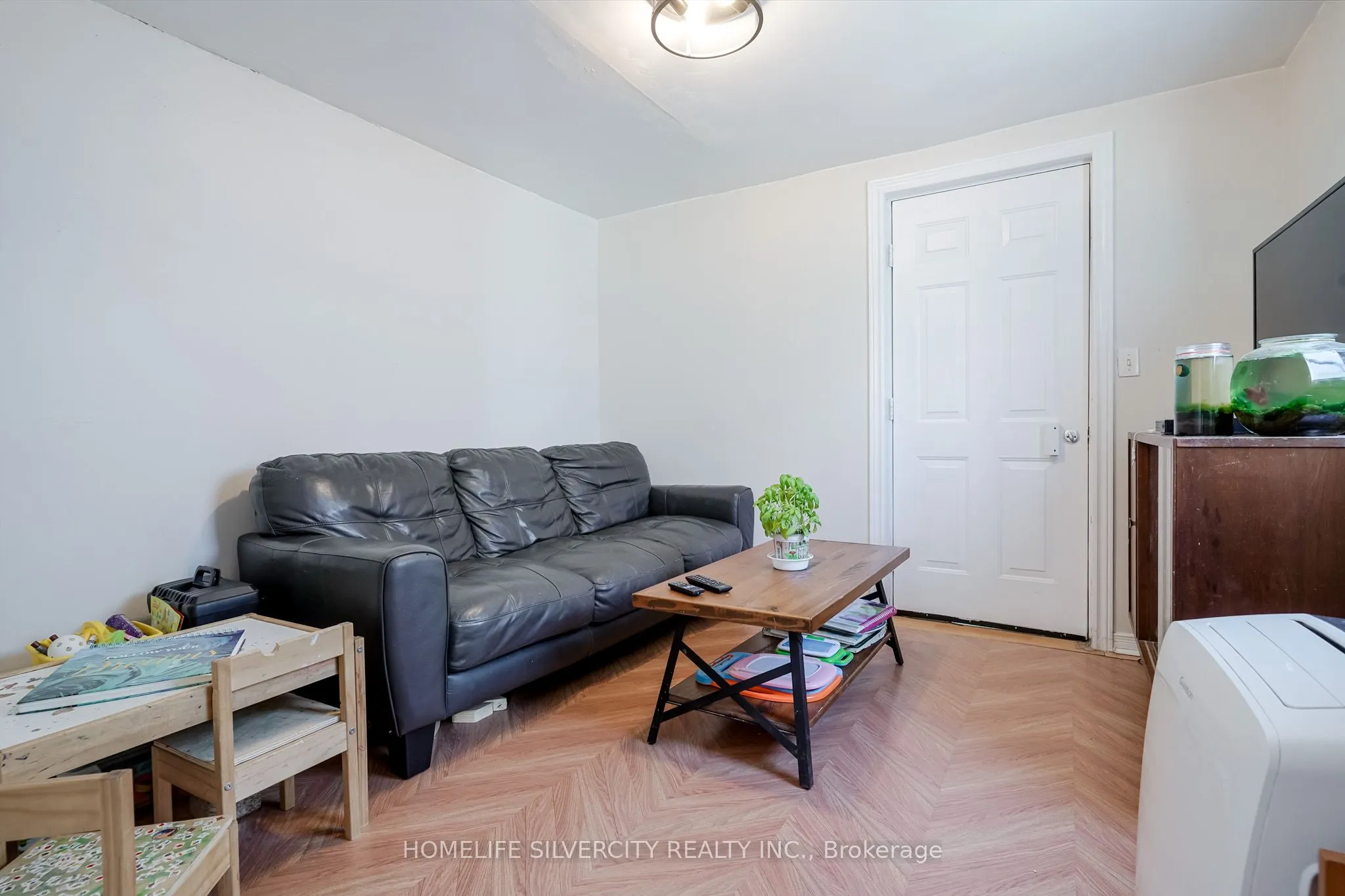 283 Park Road S
