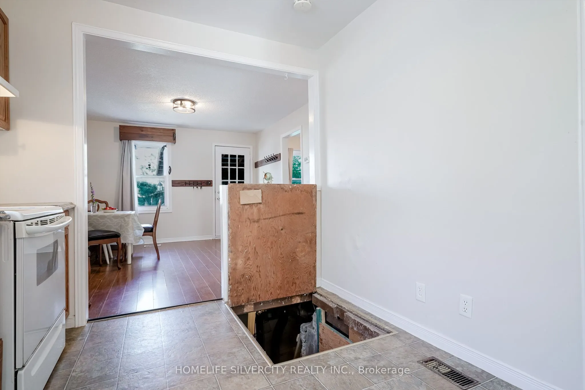 283 Park Road S