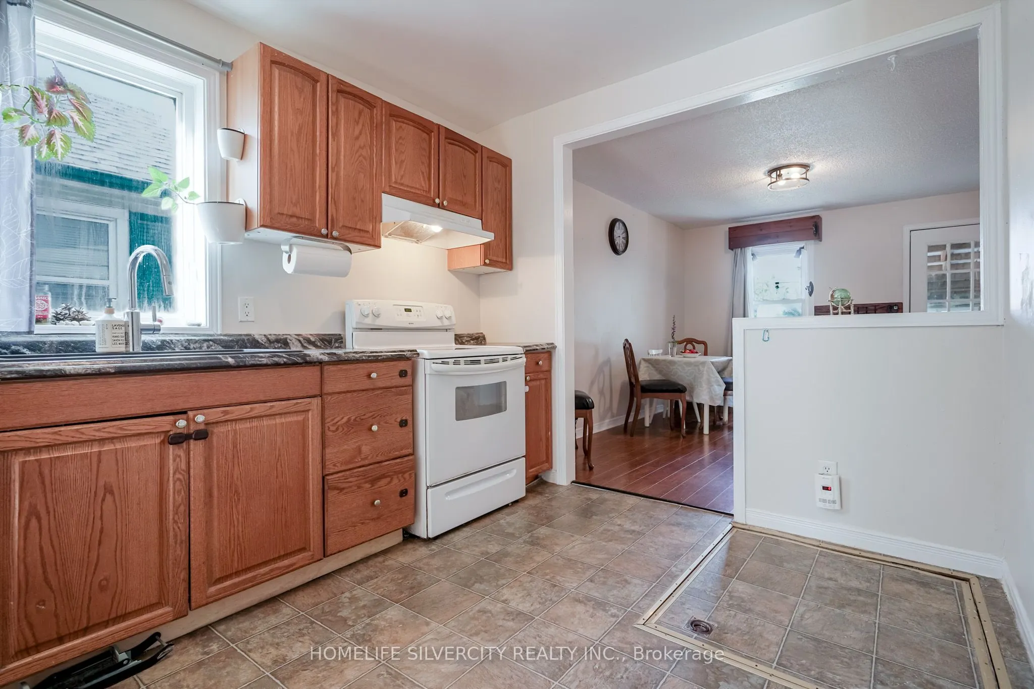 283 Park Road S
