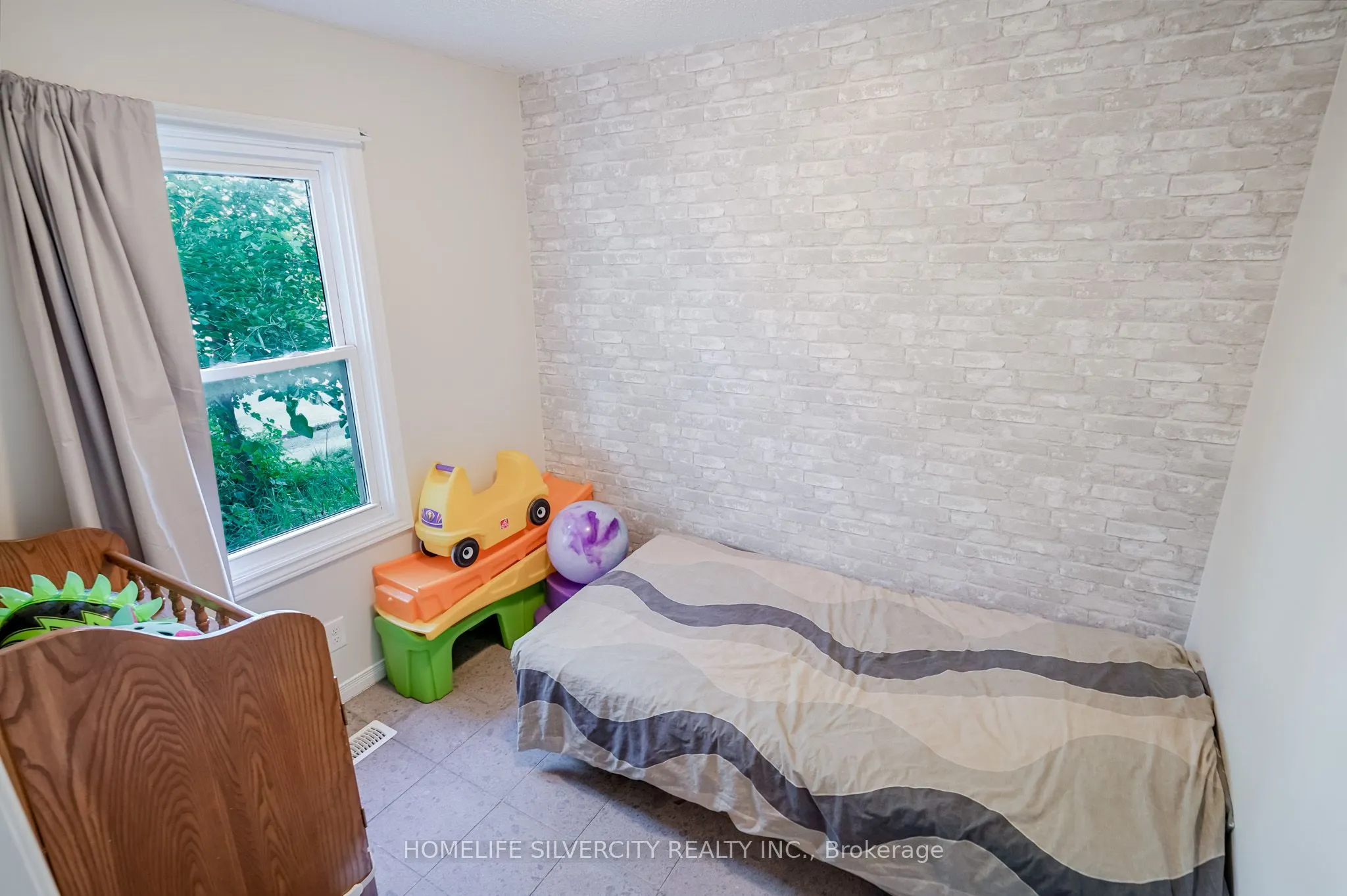283 Park Road S