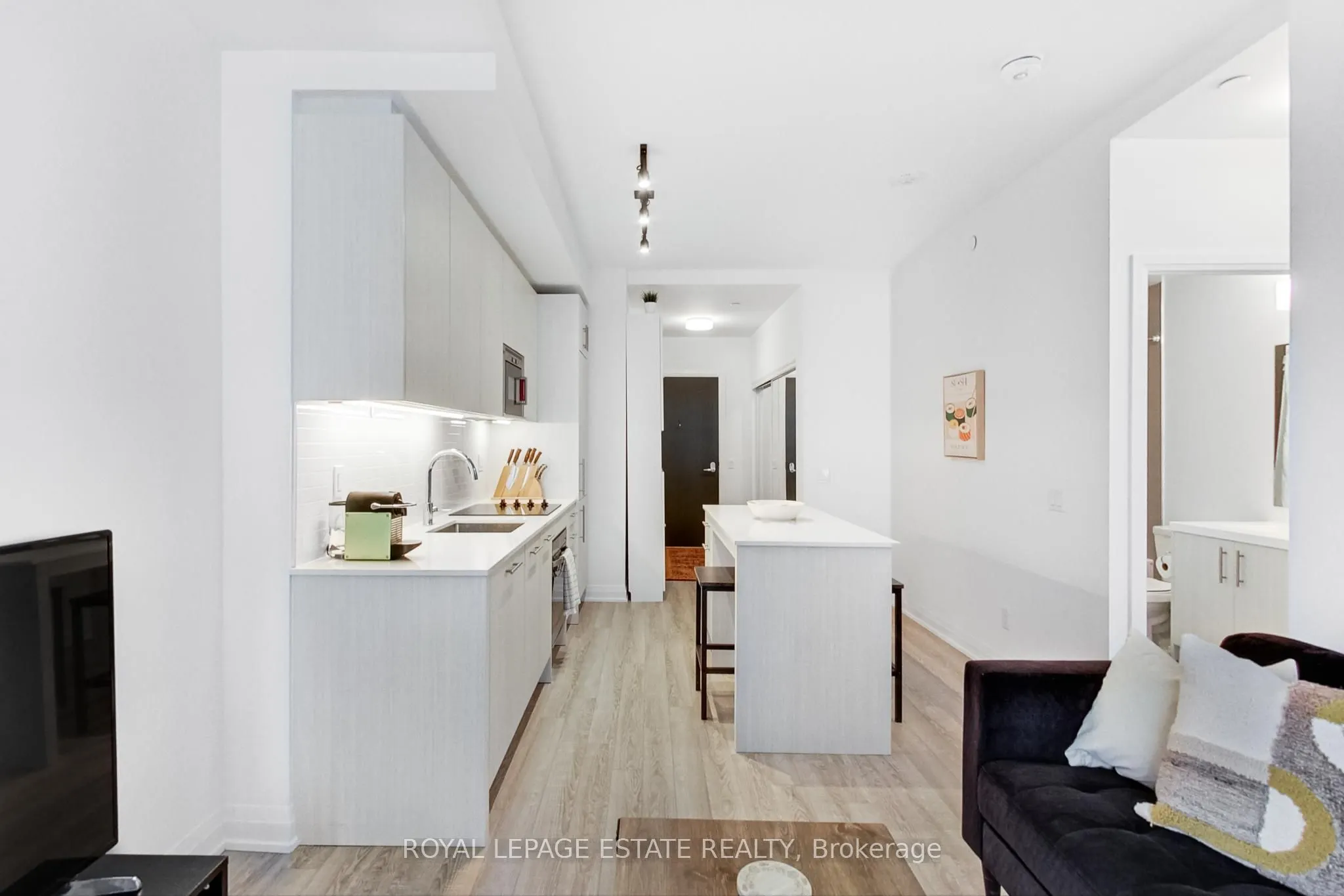 286 Main Street, #808