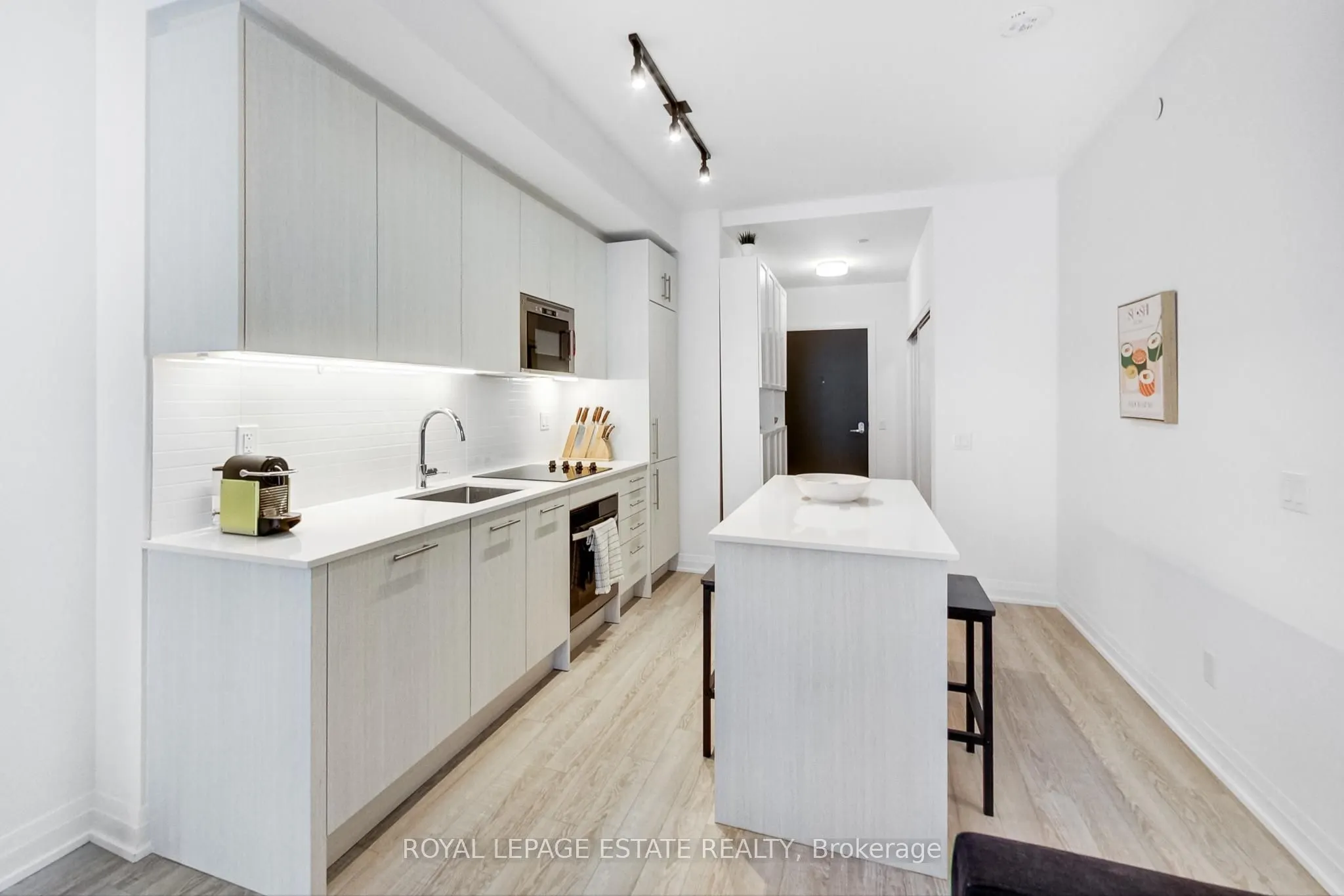 286 Main Street, #808