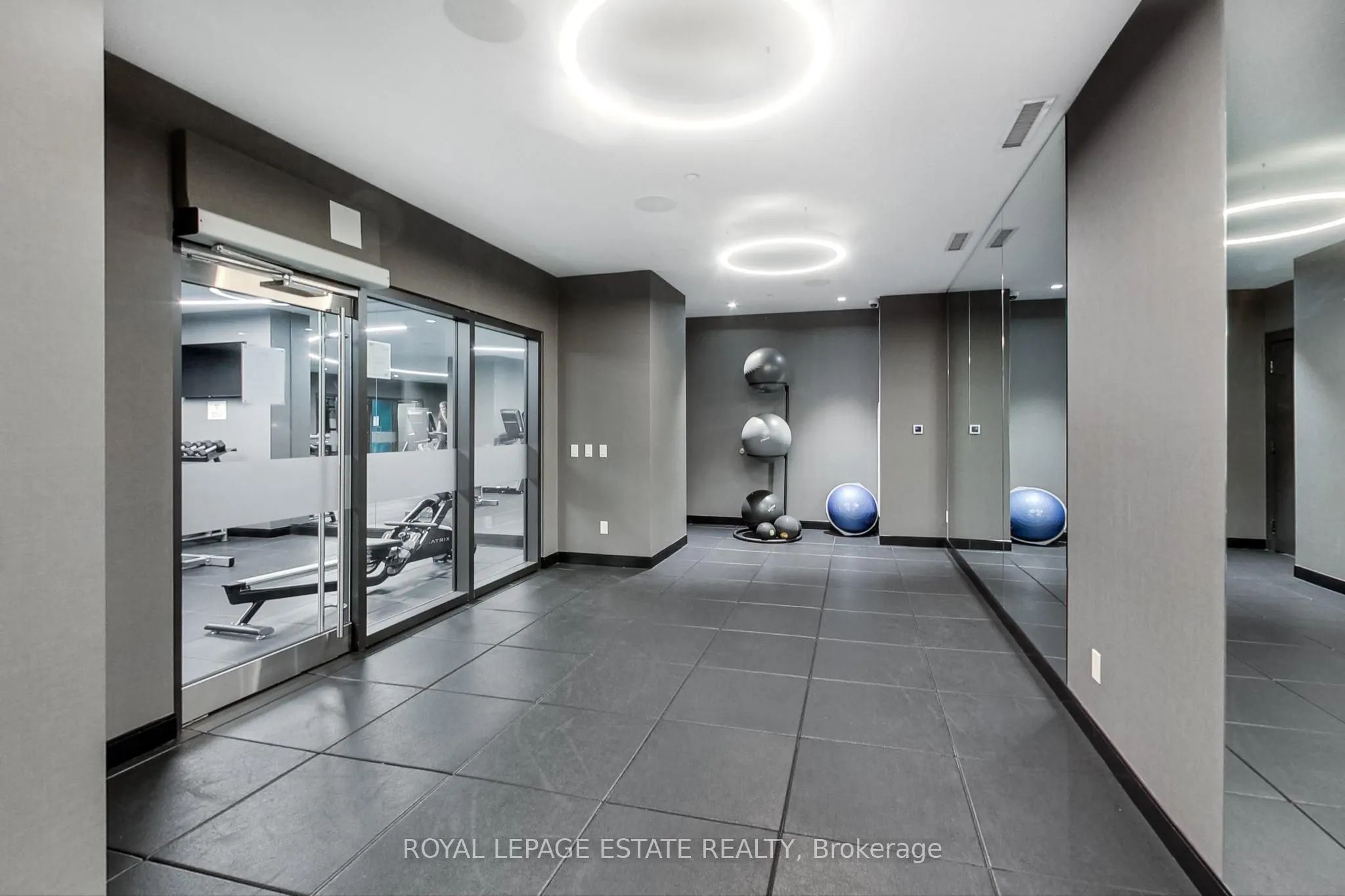 286 Main Street, #808