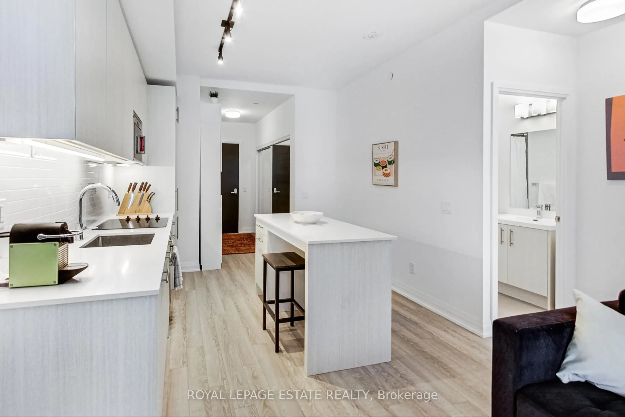286 Main Street, #808