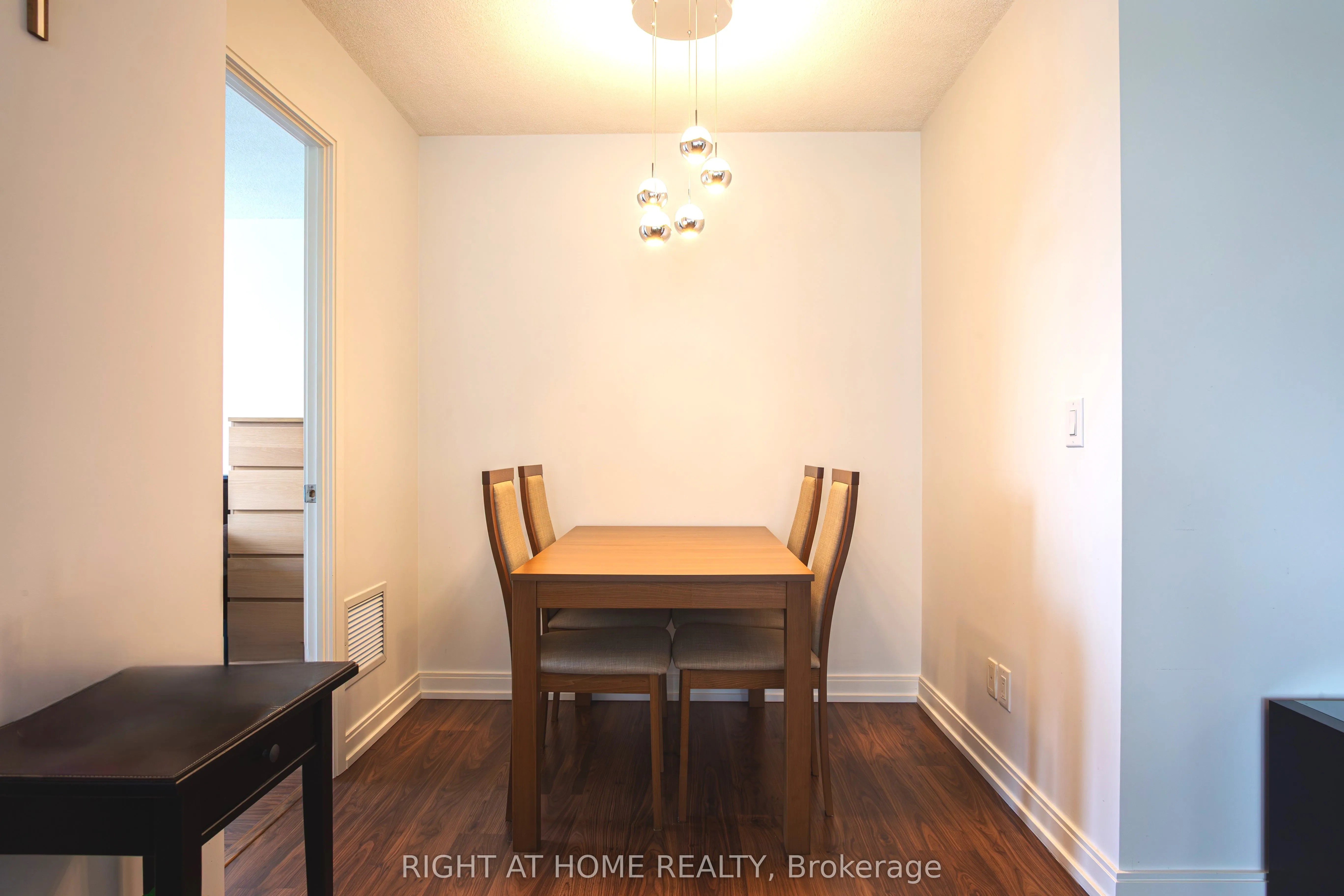 151 Village Green Square, #908