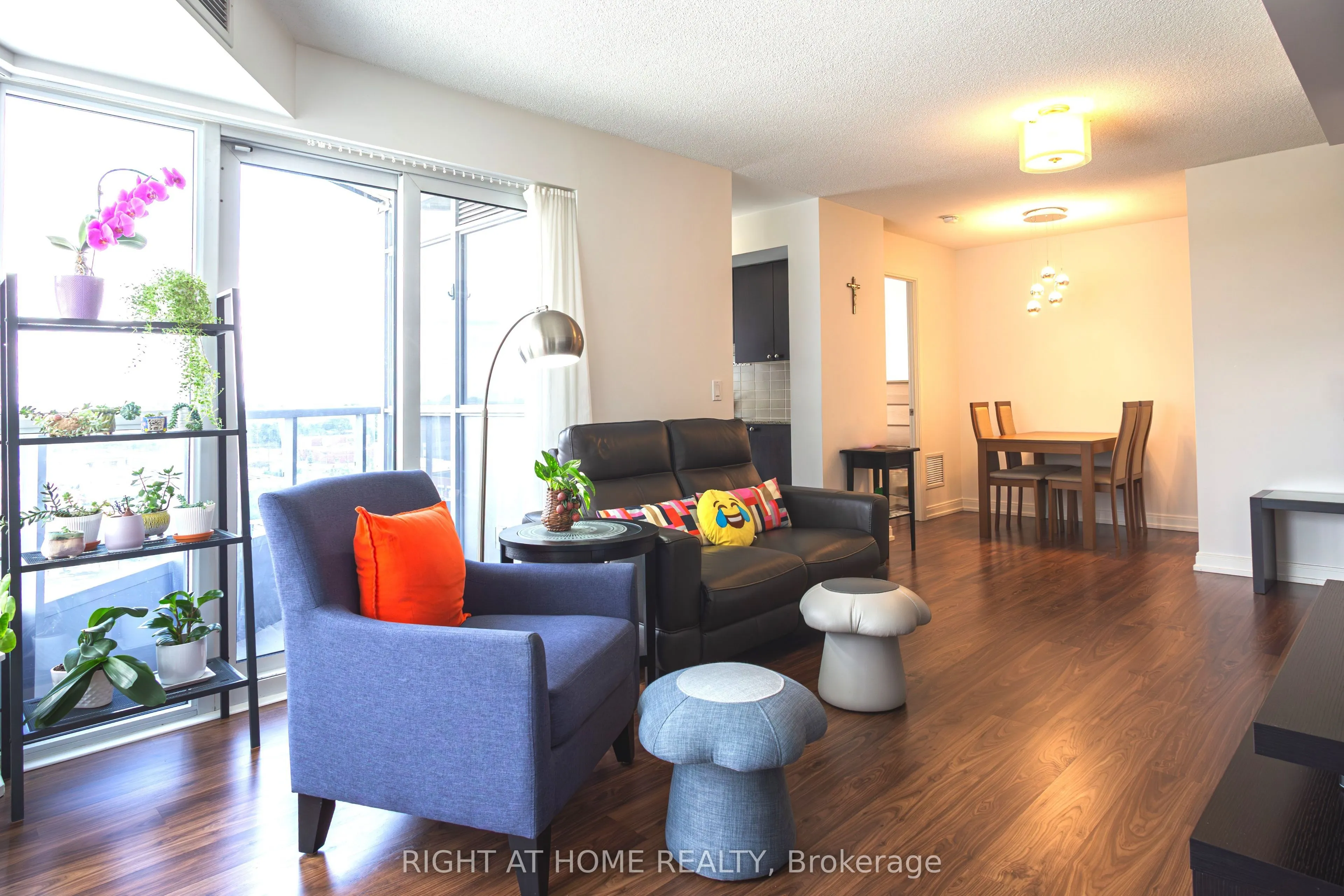 151 Village Green Square, #908