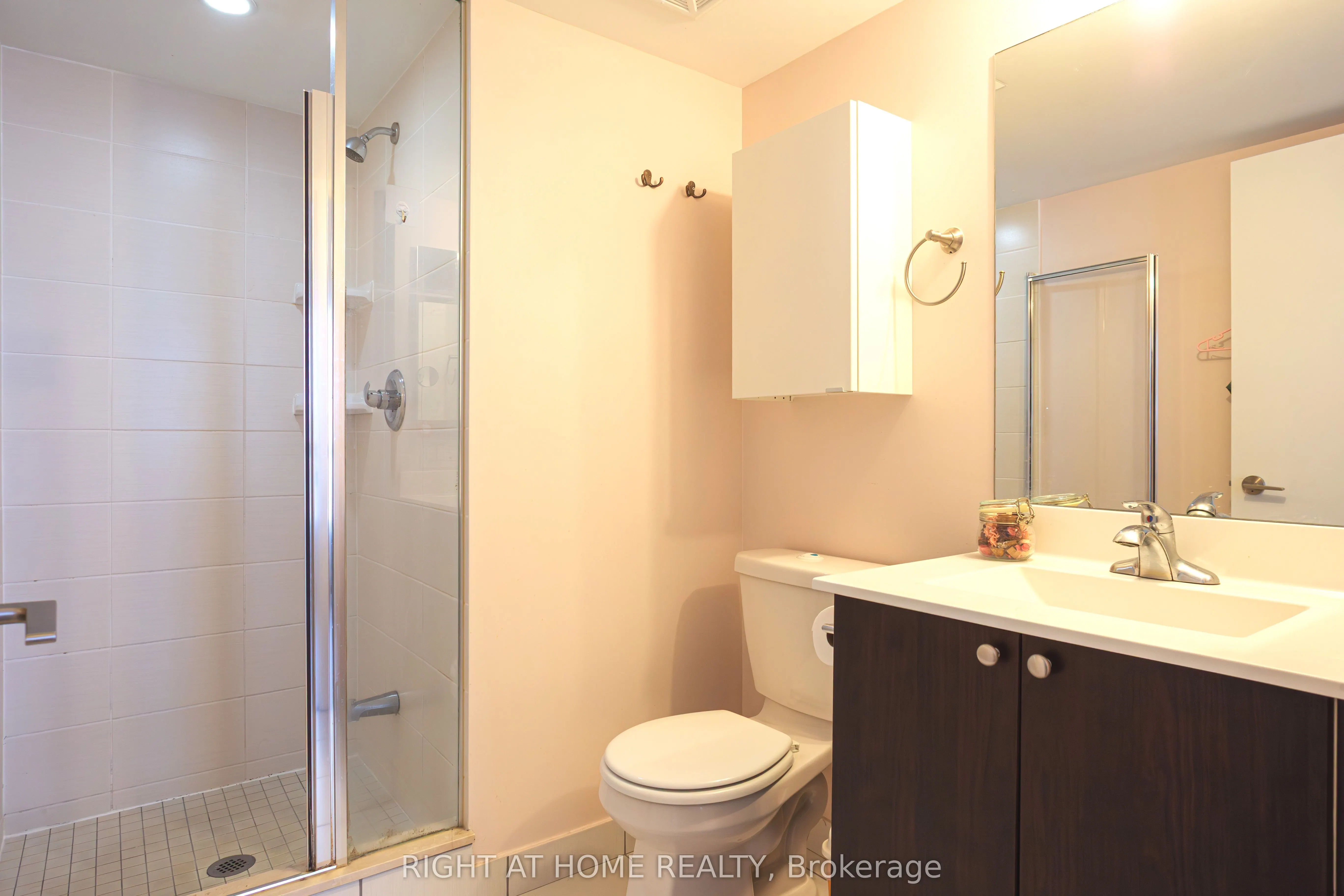 151 Village Green Square, #908