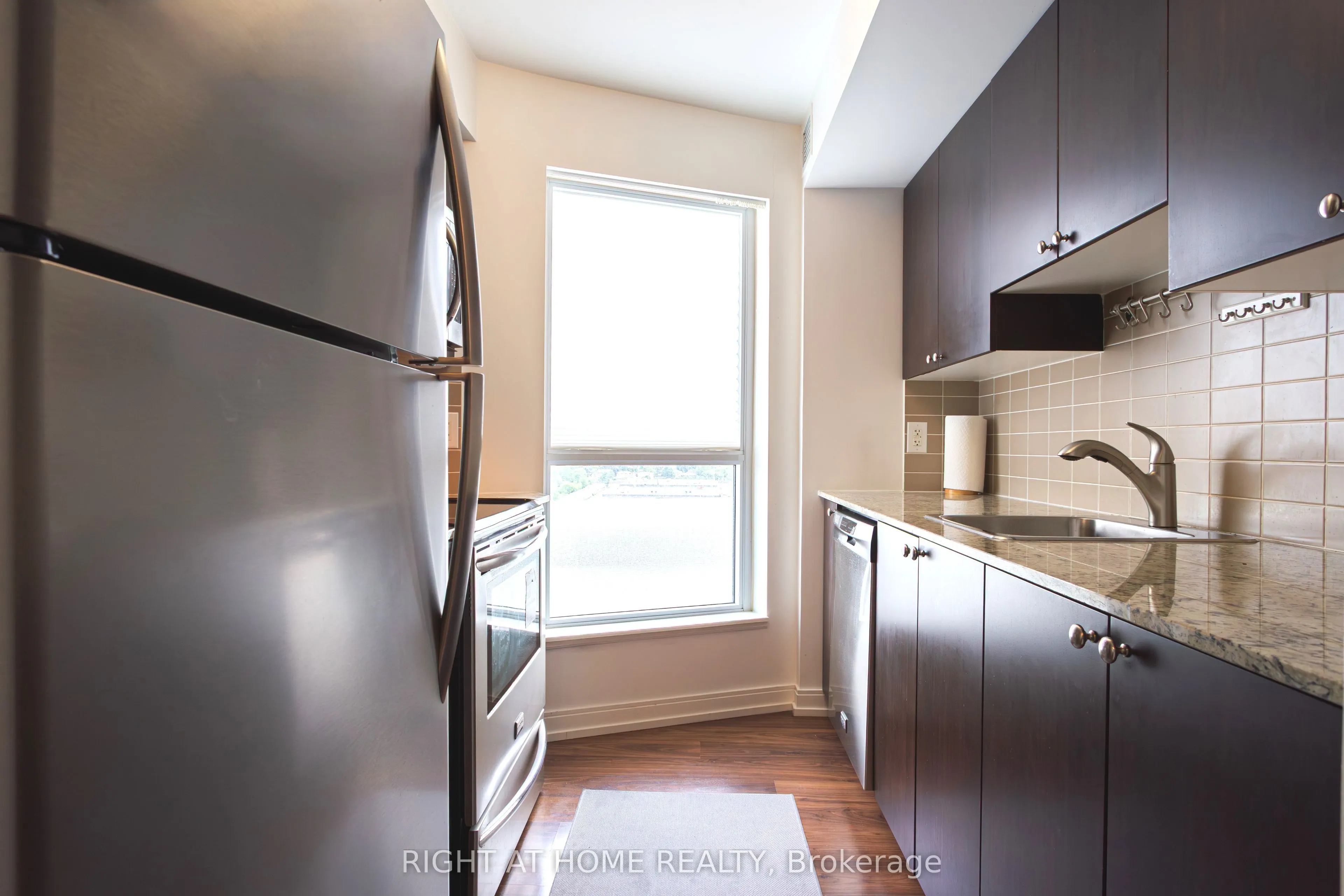 151 Village Green Square, #908