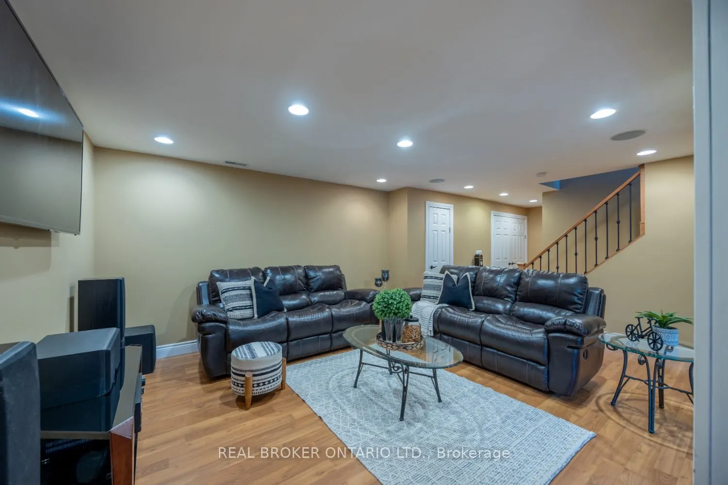 10 Brownsville Court
