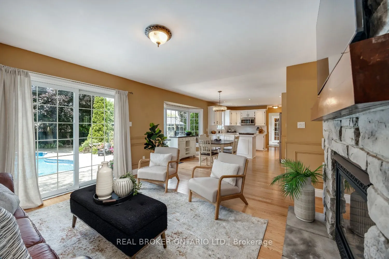 10 Brownsville Court