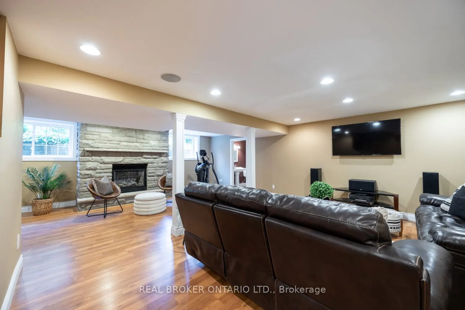 10 Brownsville Court