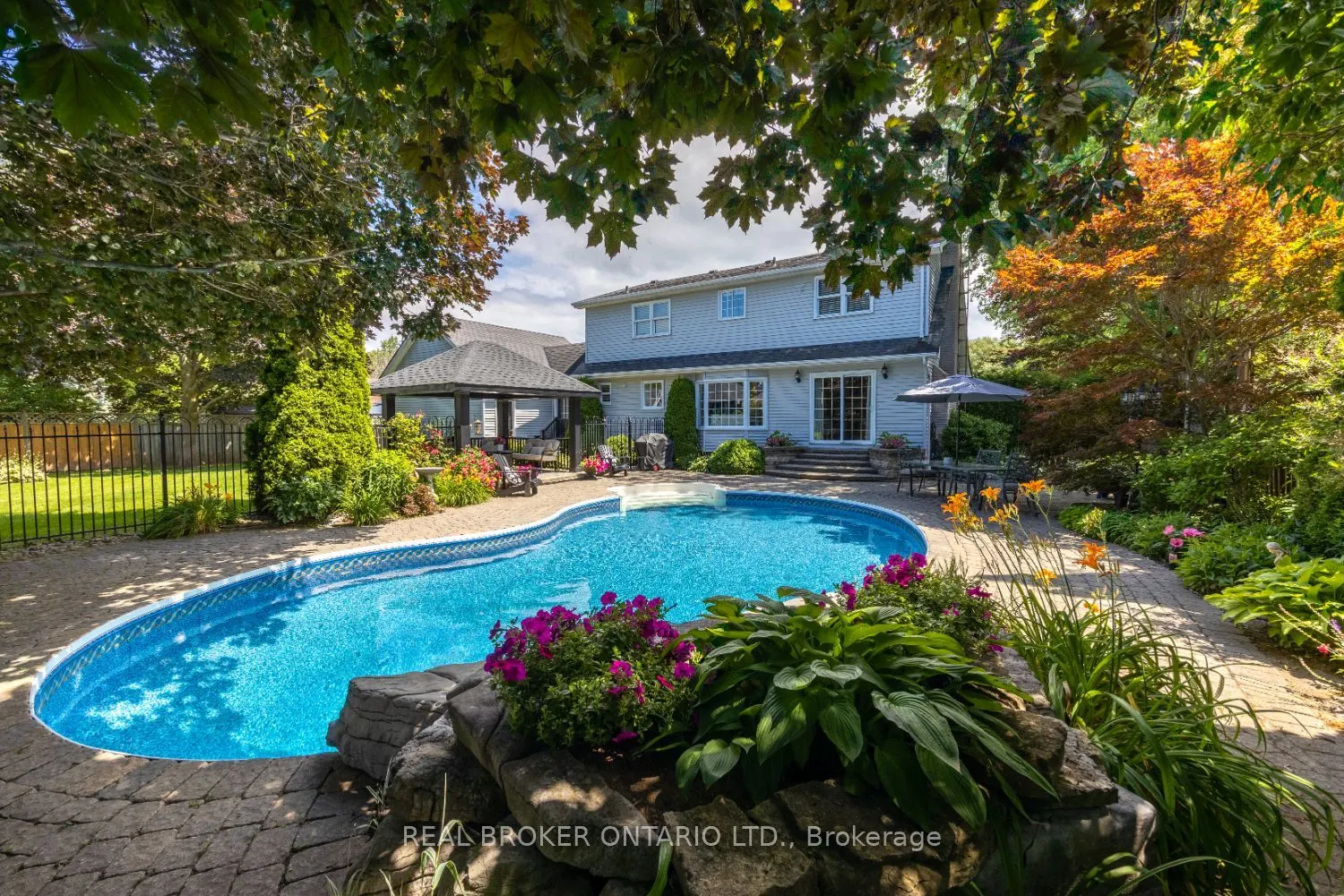 10 Brownsville Court