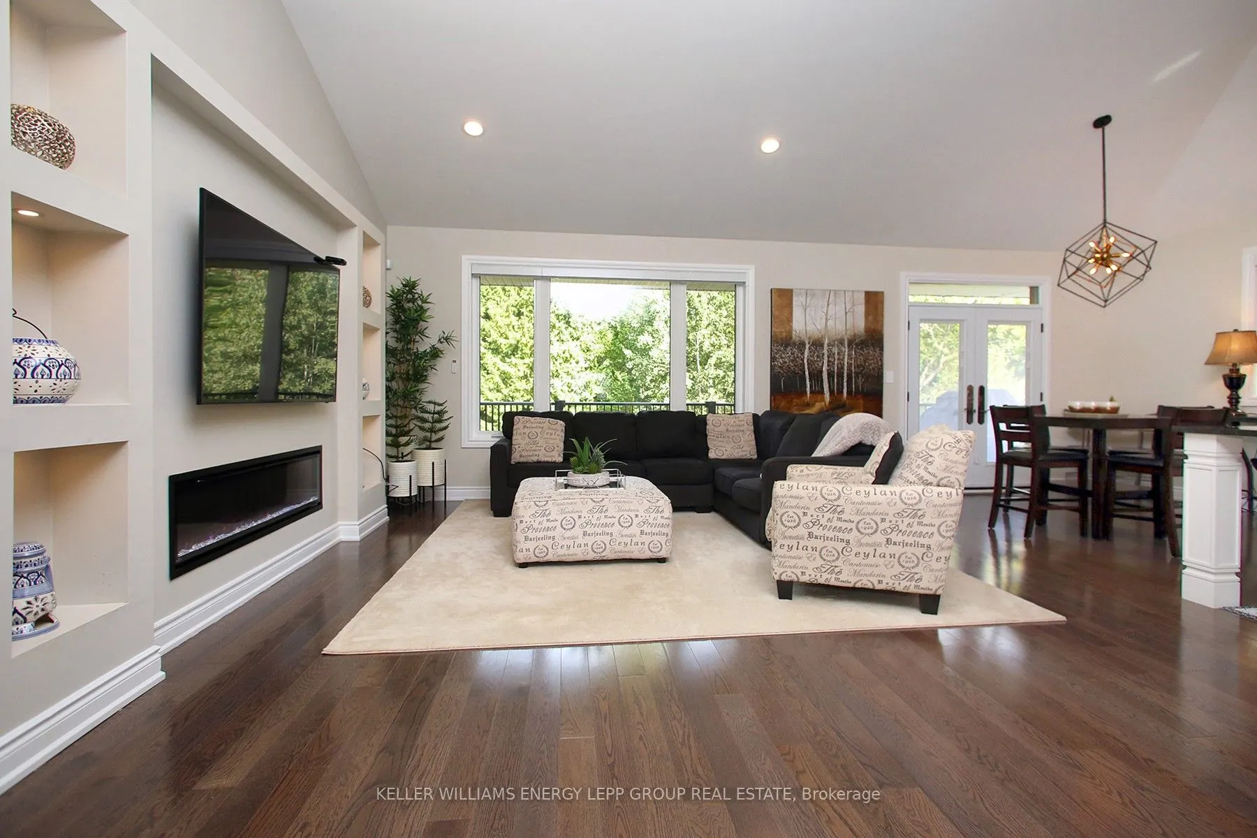3693 Cochrane Street
