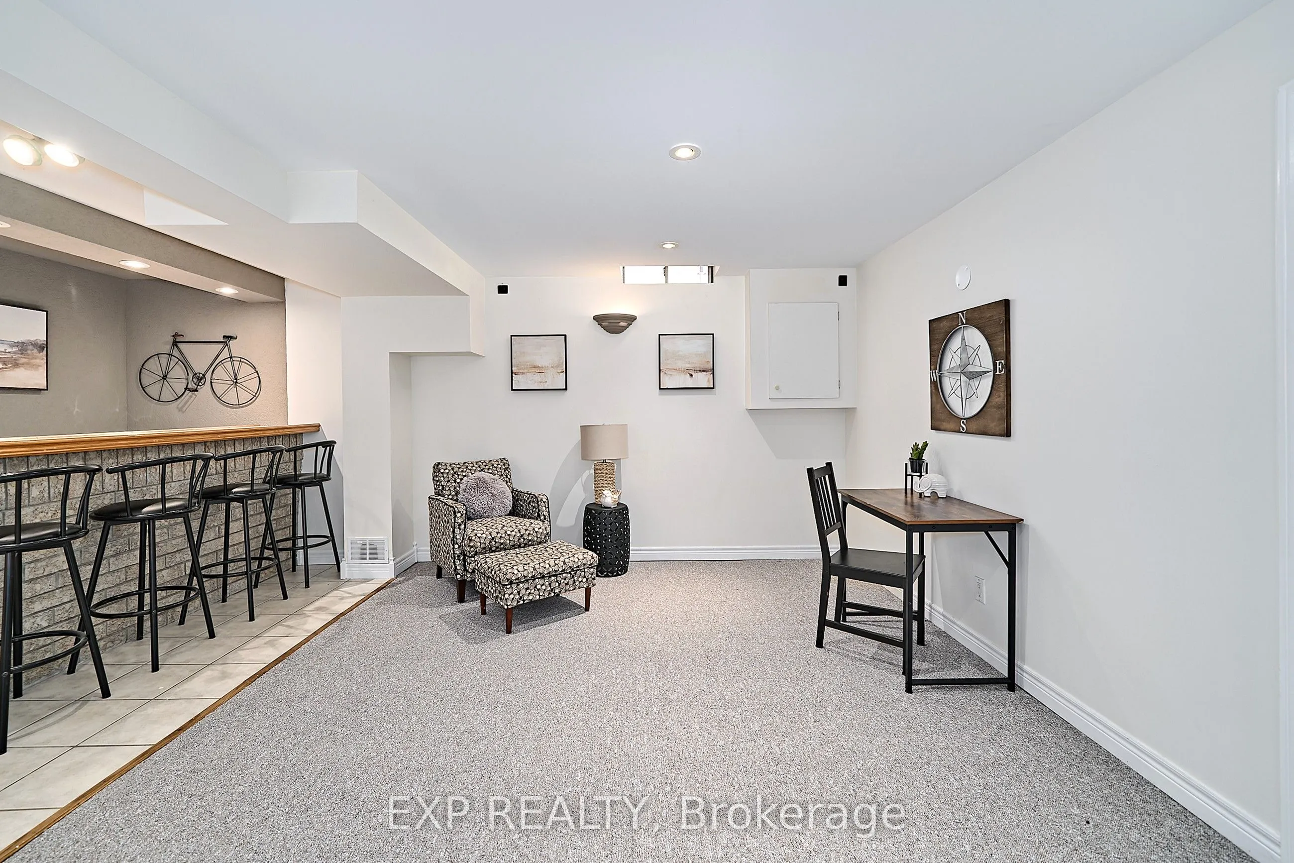 1386 Charter Crescent