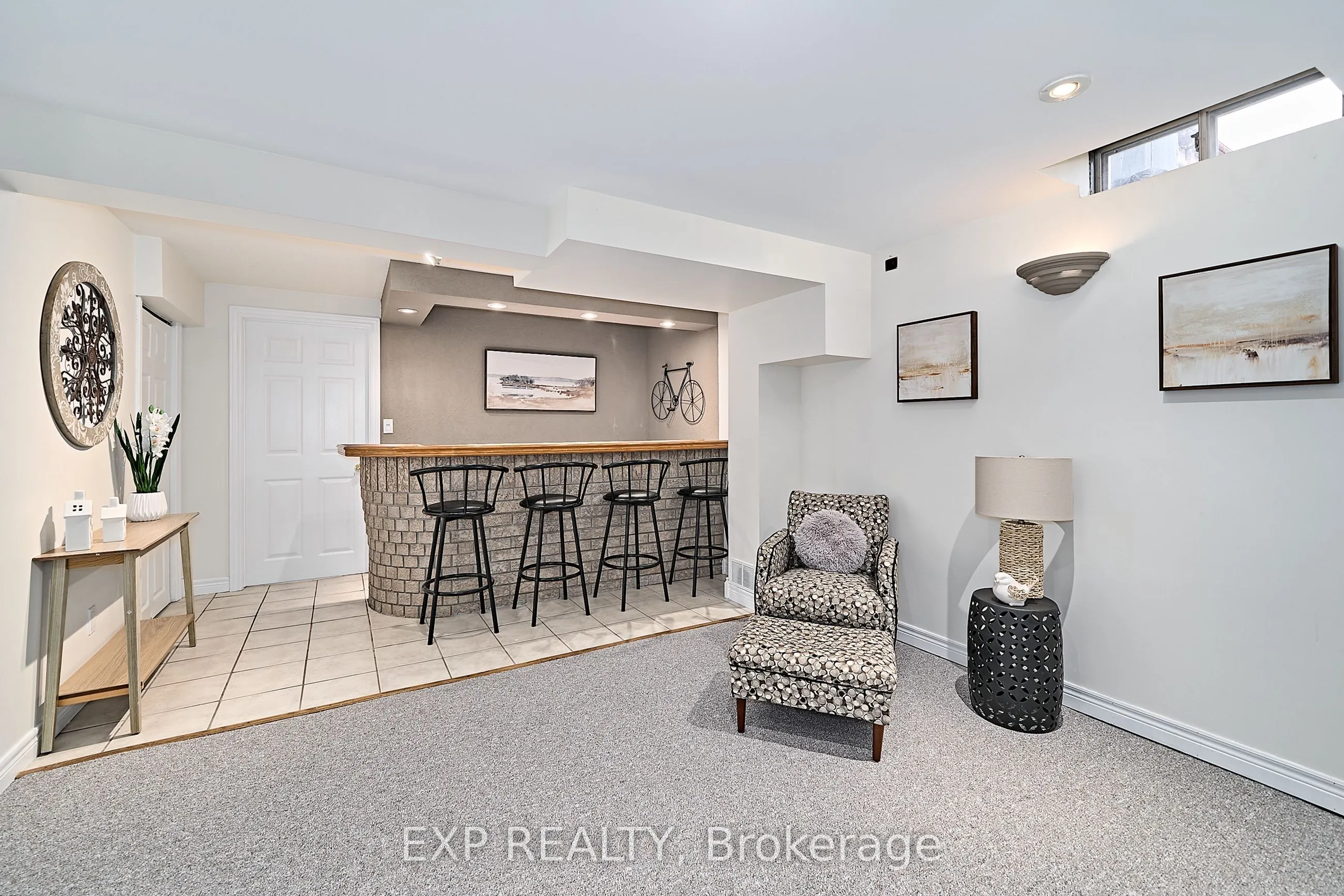 1386 Charter Crescent