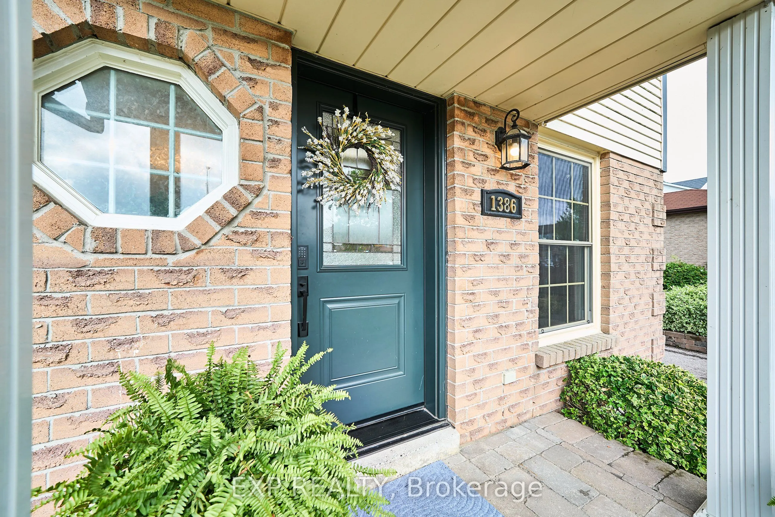 1386 Charter Crescent