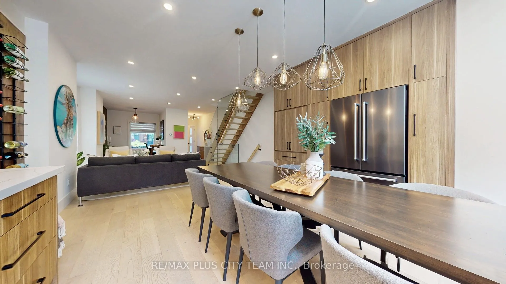 83 Bertmount Avenue