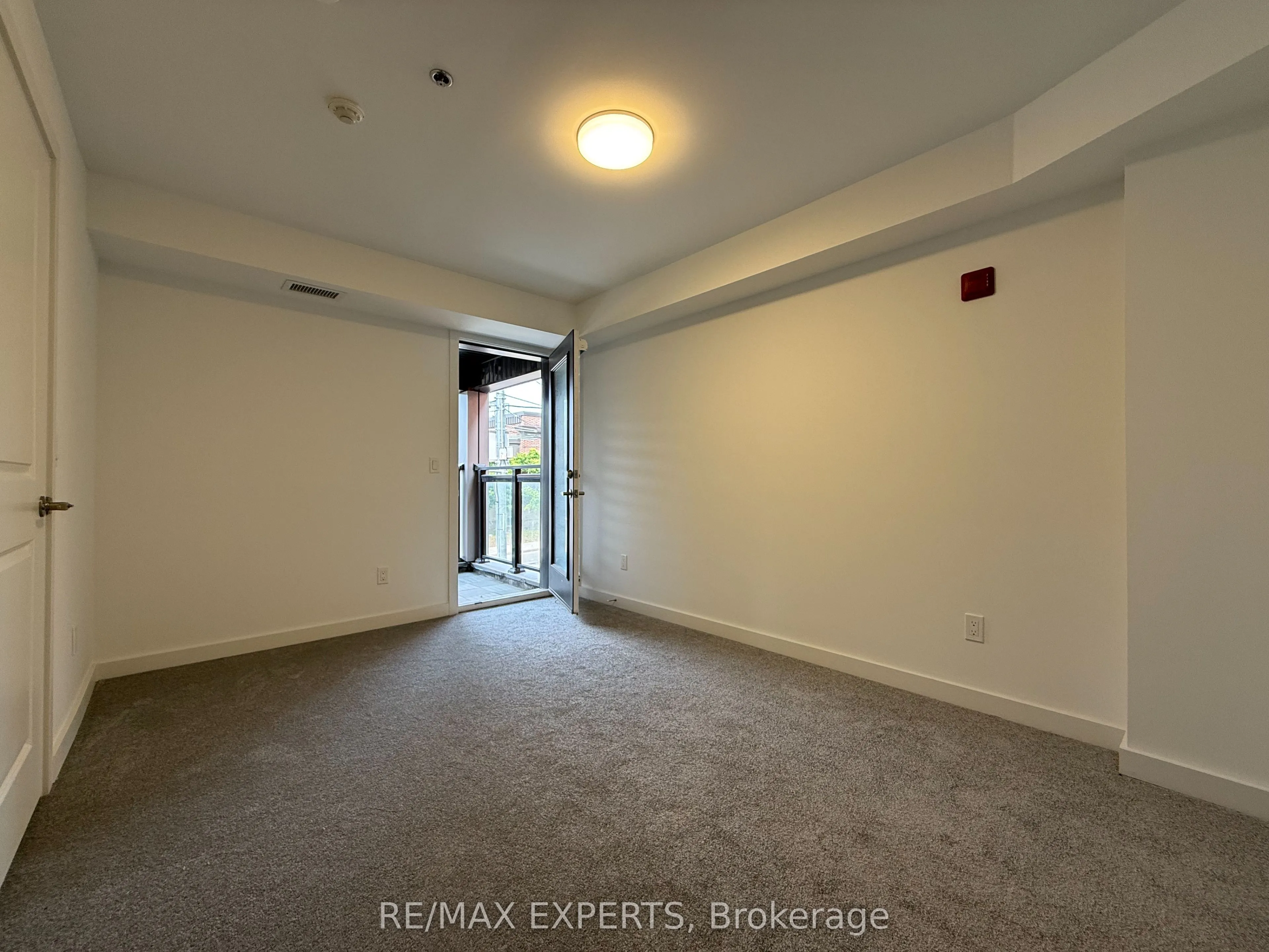 45 Connaught Avenue, #204