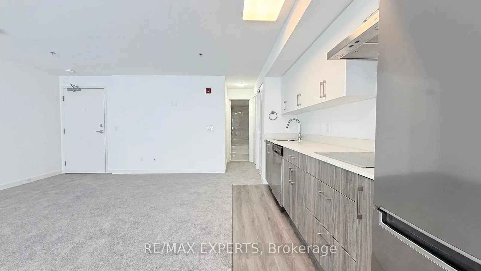 45 Connaught Avenue, #304