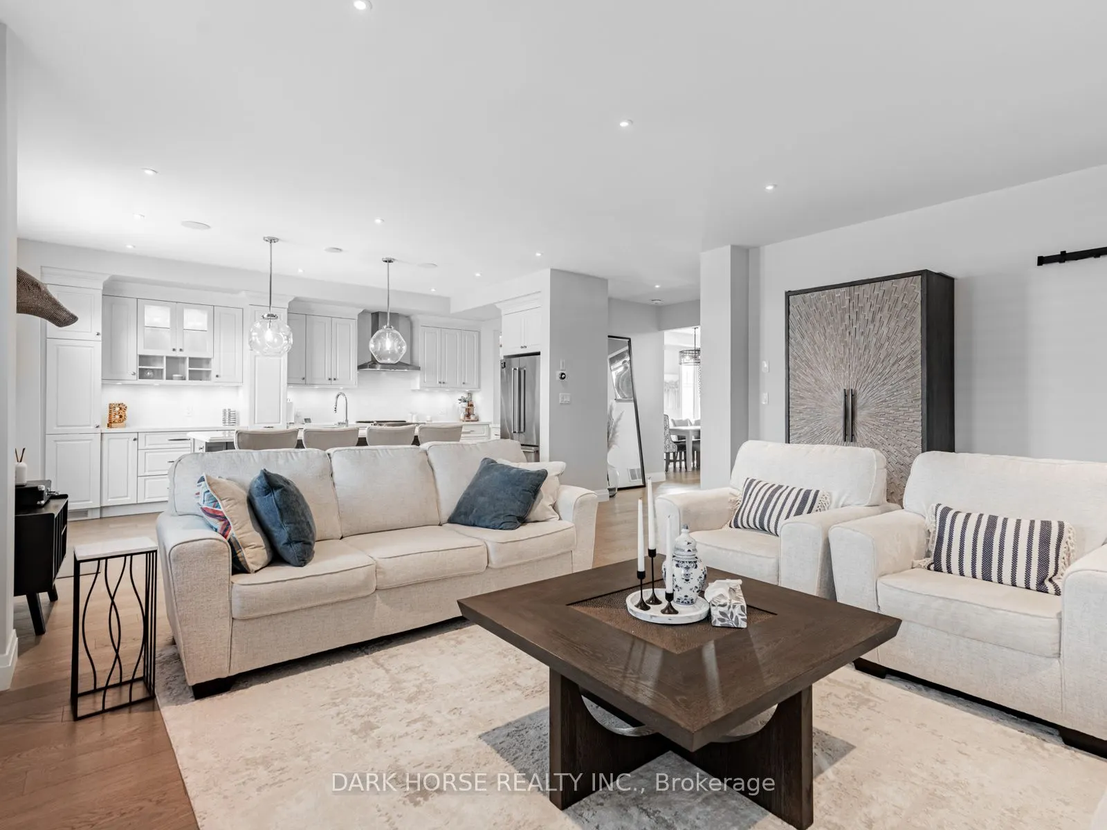420 Northglen Boulevard