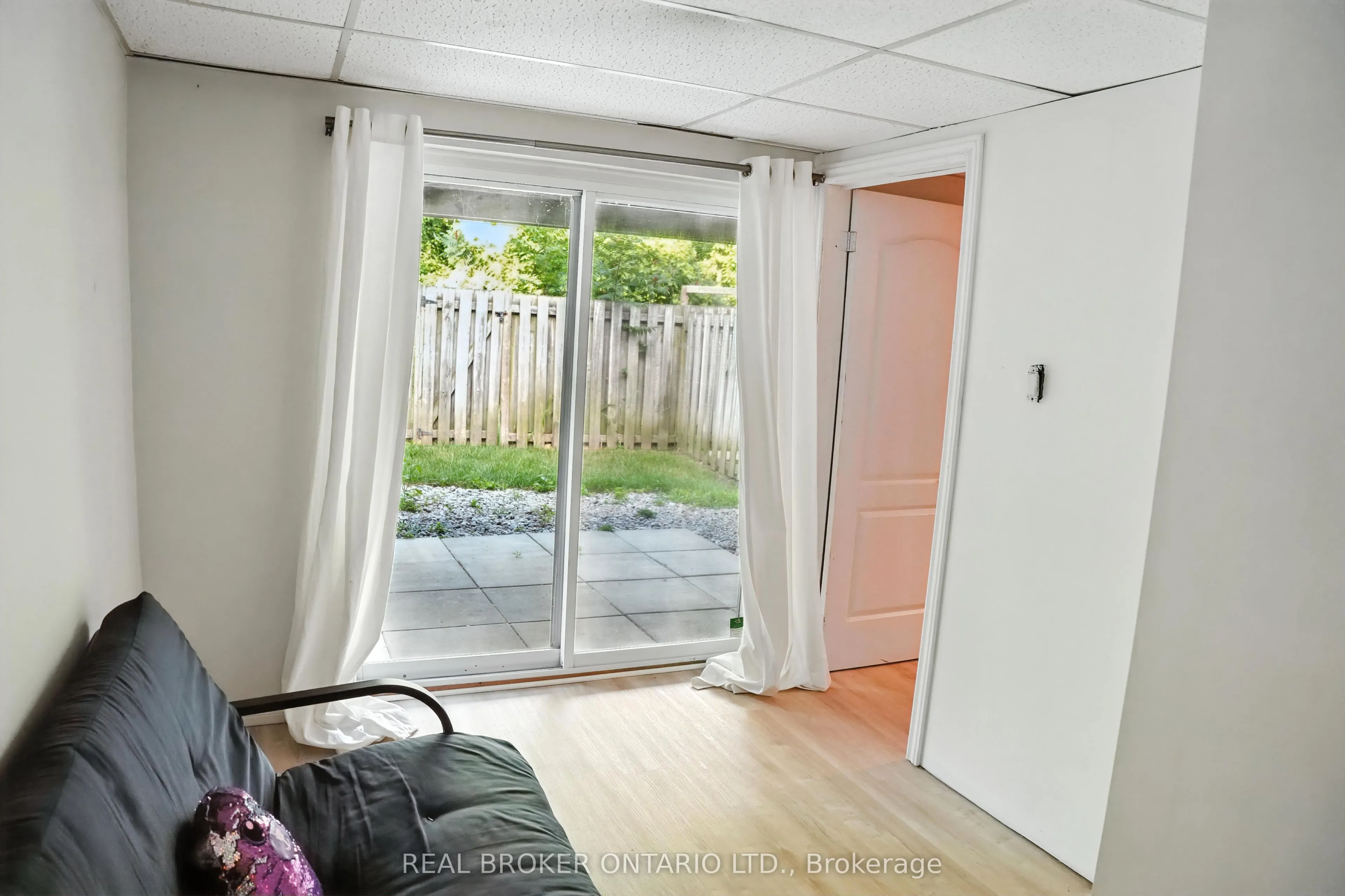 350 Camelot Court, #19