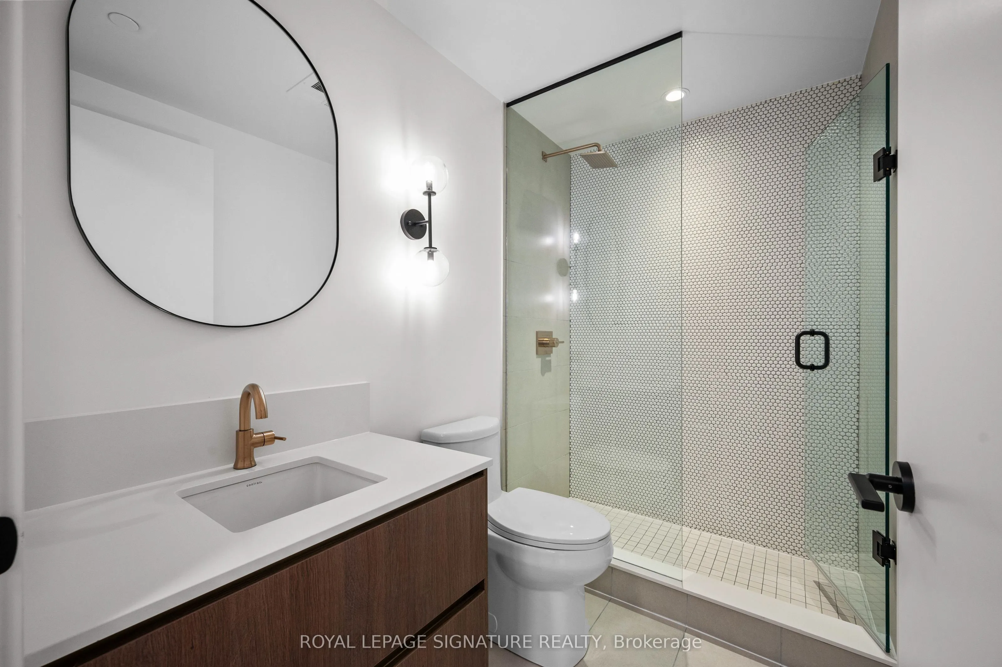 1285 Queen Street E, #402