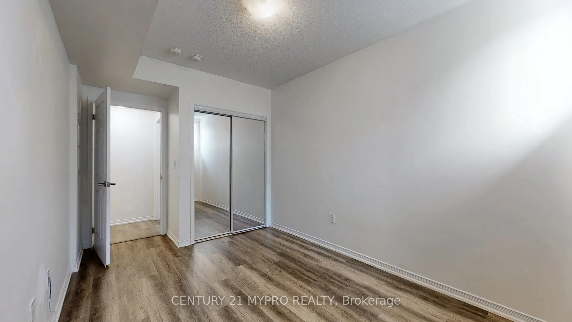 515 Kingbird Grove, #135