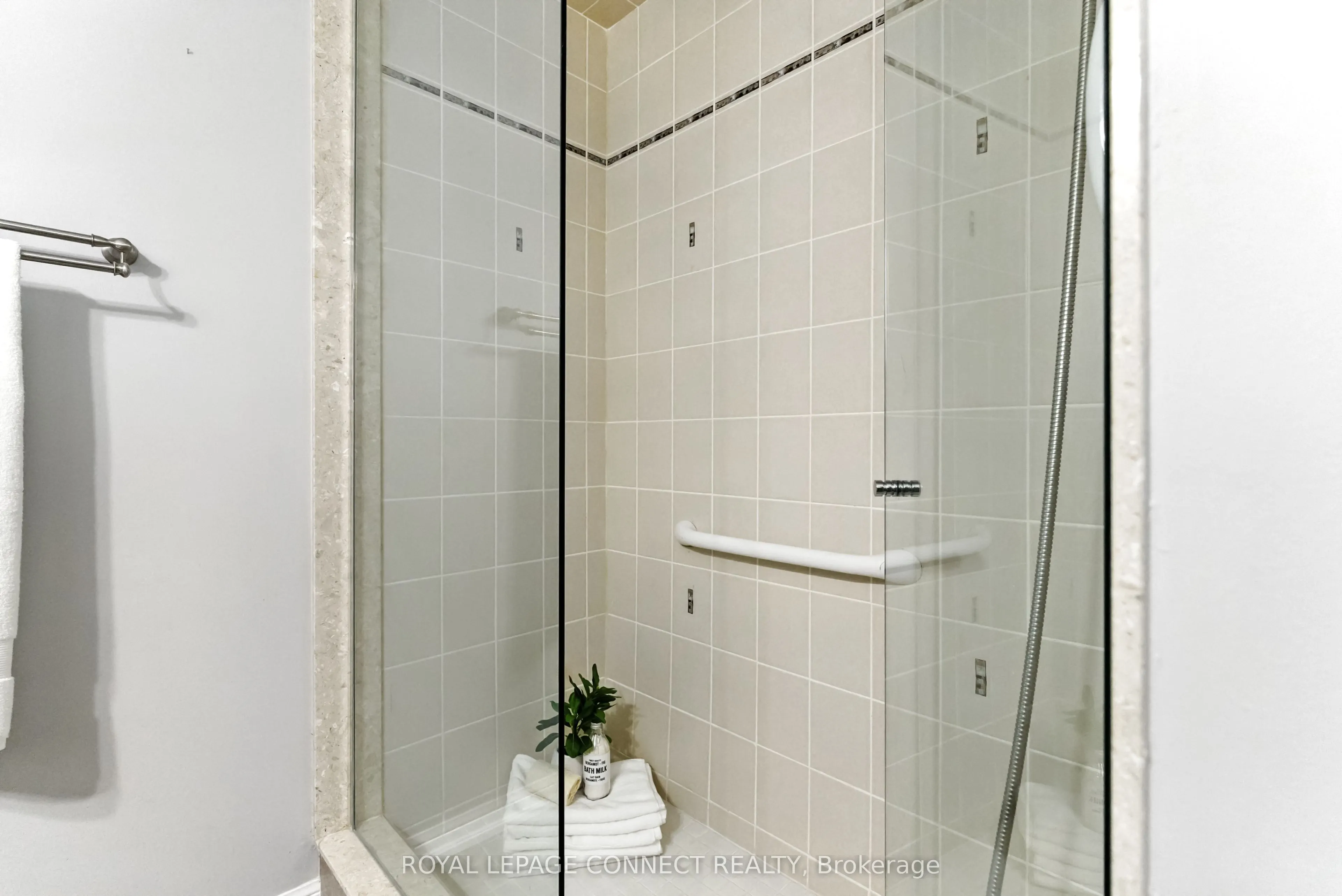 1 Sidney Lane, #107