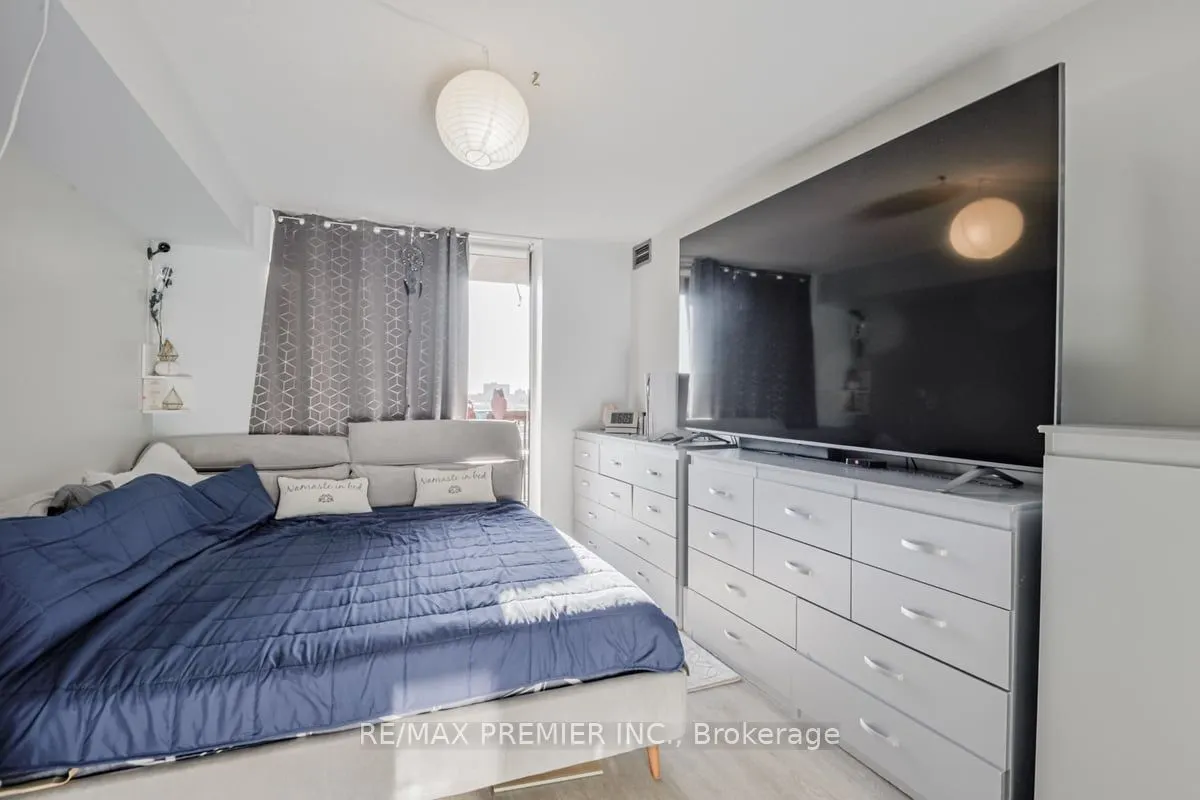 330 McCowan Road, #1114