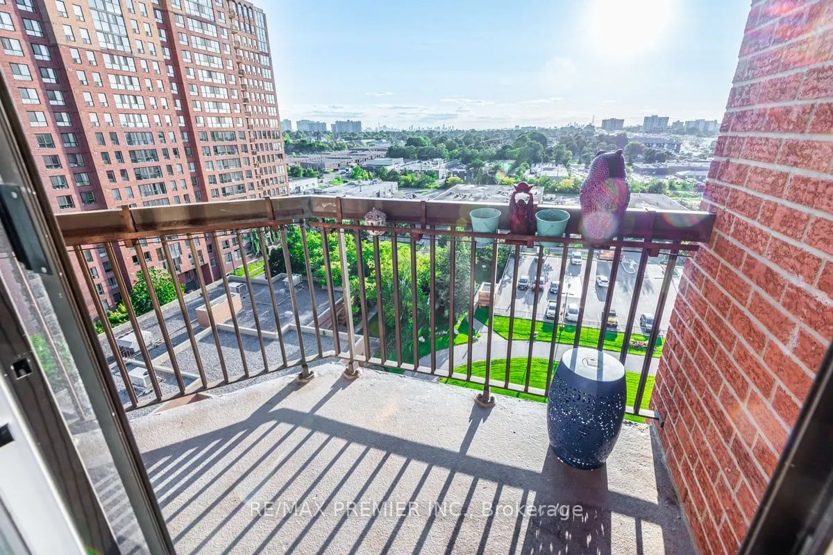 330 McCowan Road, #1114