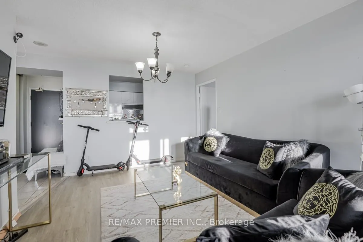 330 McCowan Road, #1114