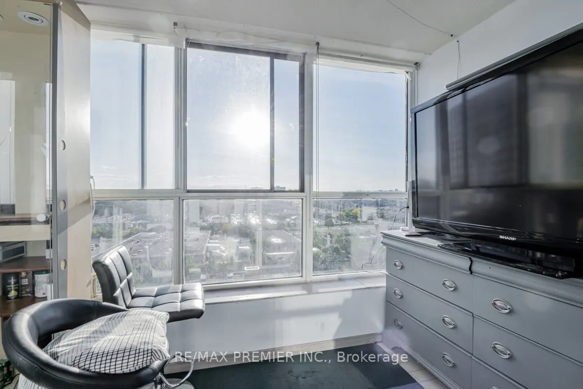 330 McCowan Road, #1114