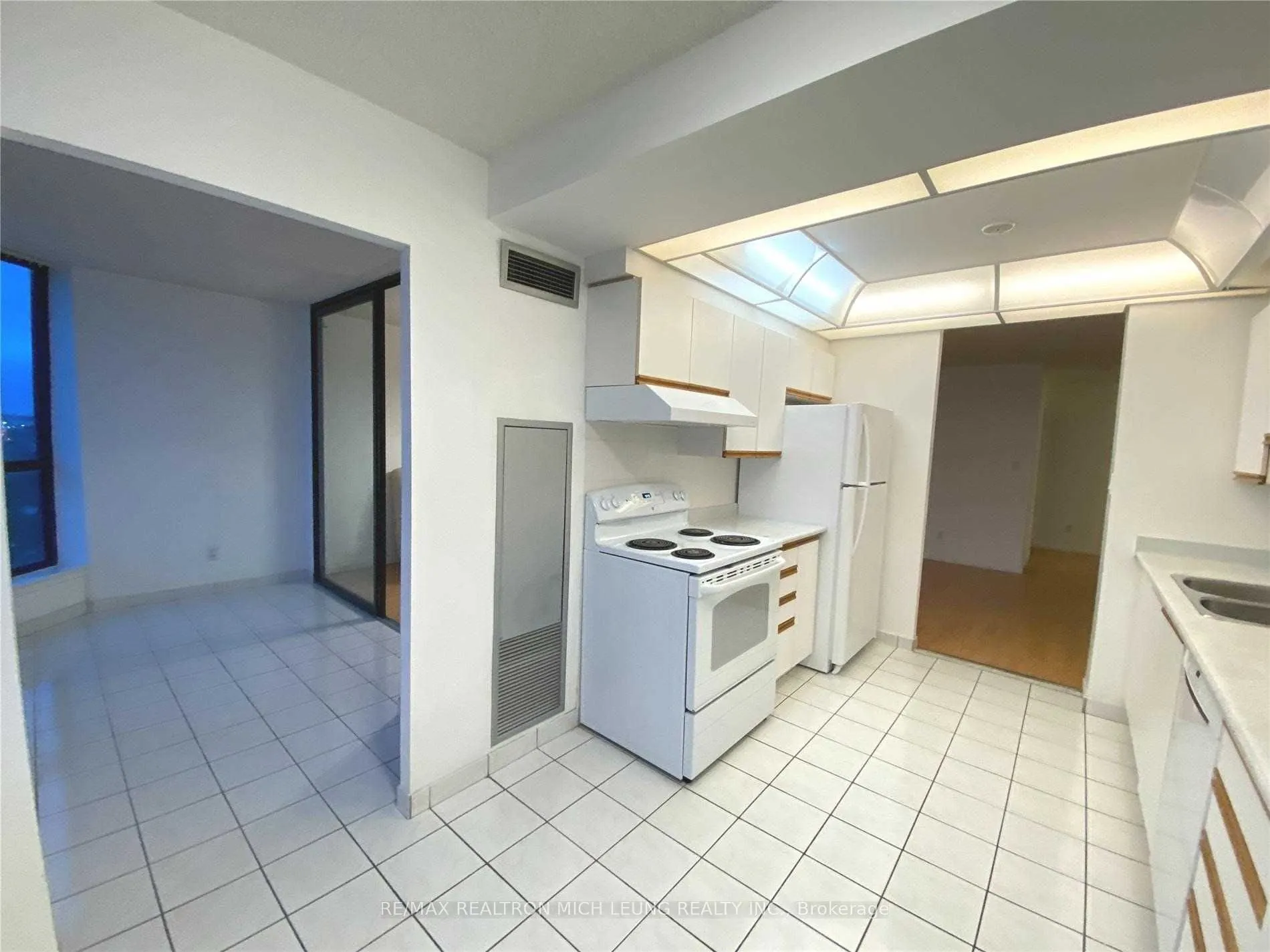 75 Bamburgh Circle, #1621