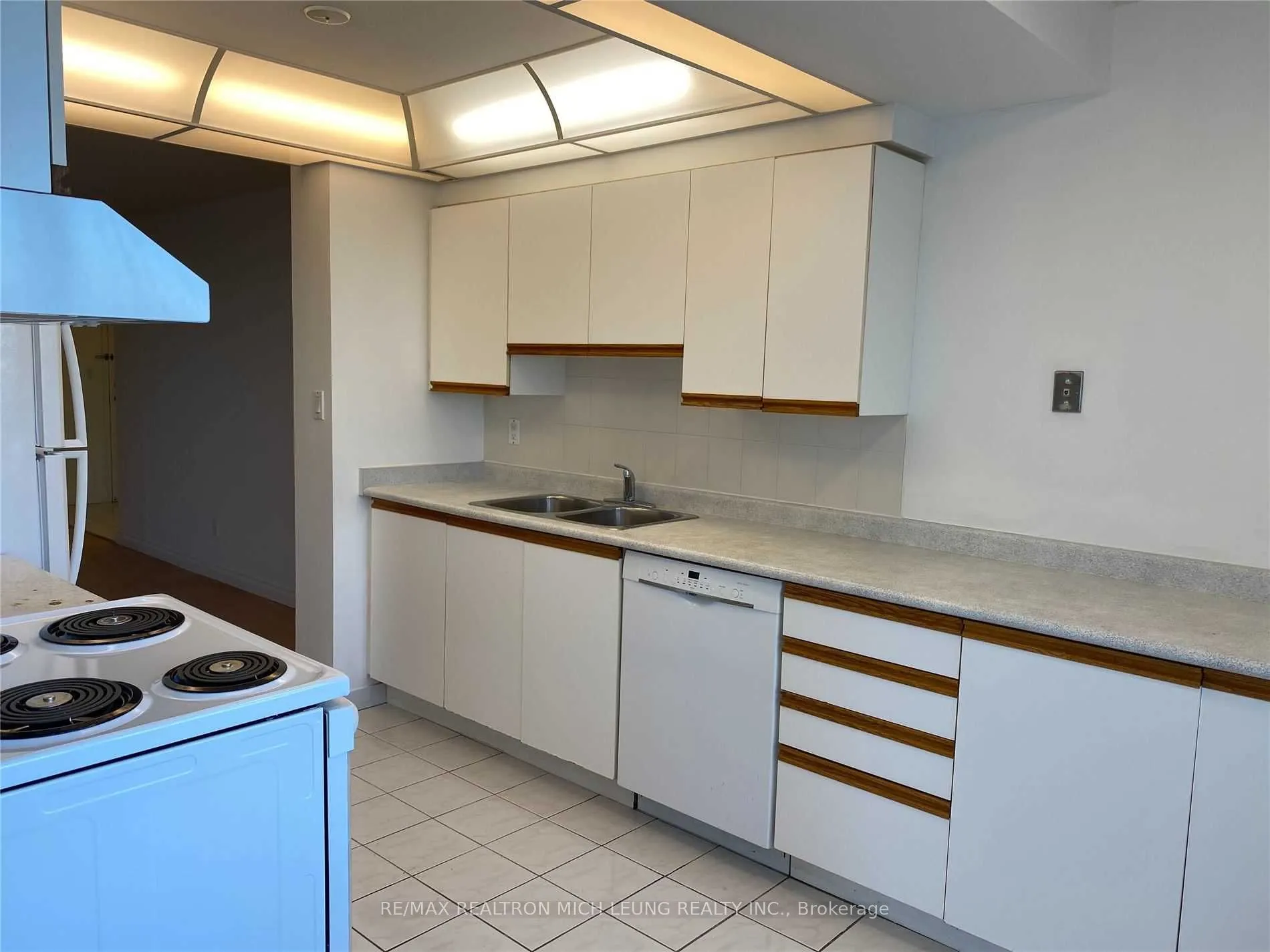 75 Bamburgh Circle, #1621